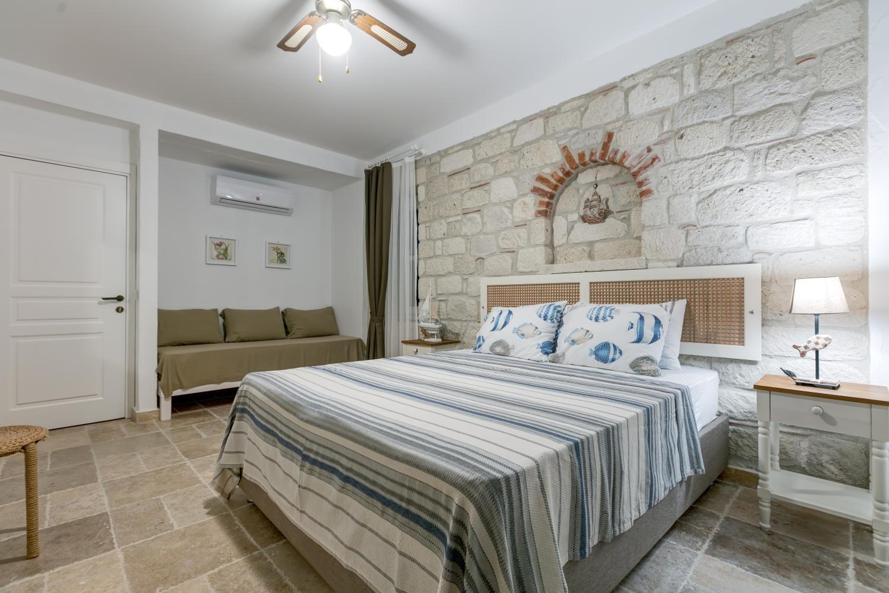 Superior Triple Room photo 3