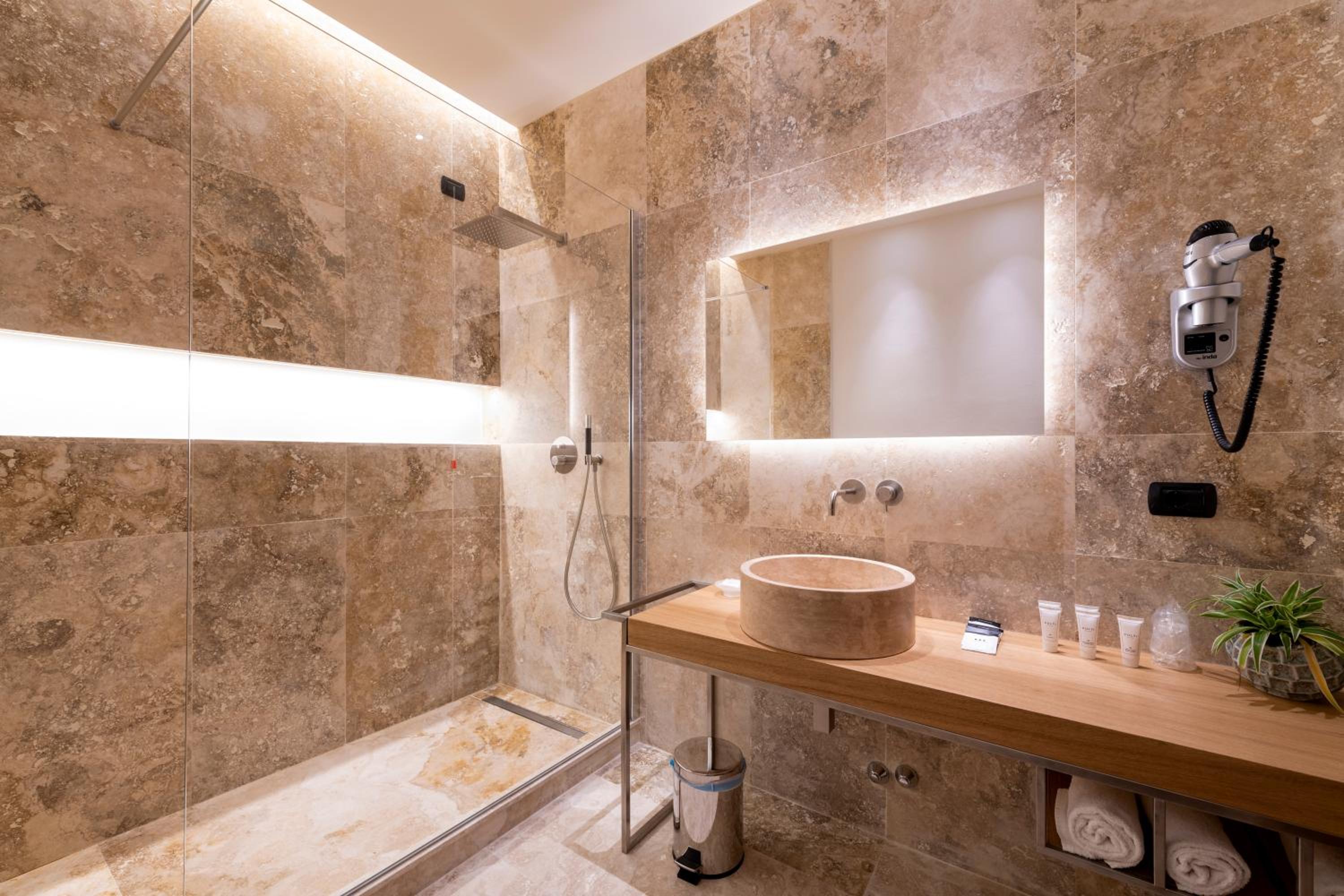 Triple Room - Photo 2