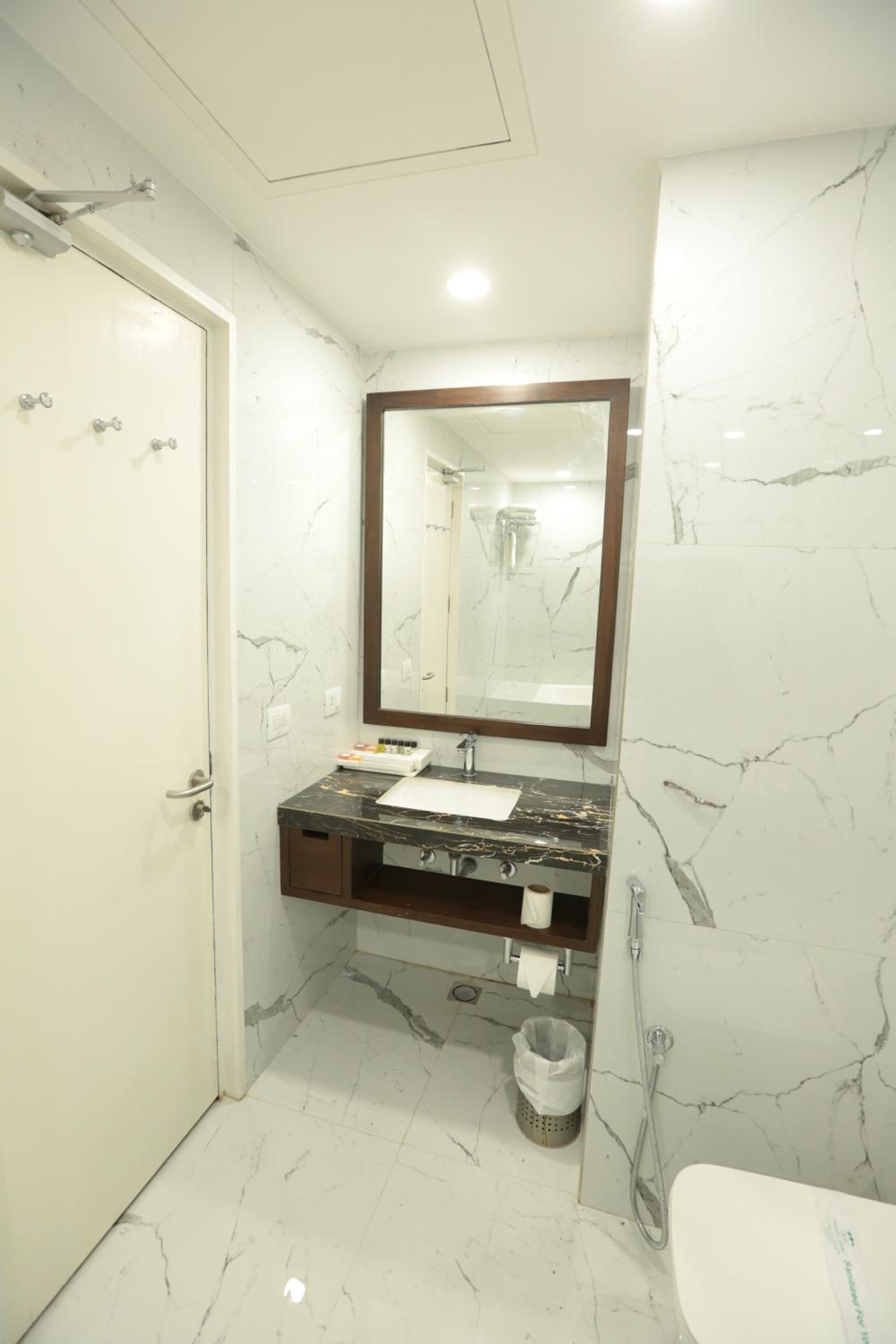 Suite - Photo 4