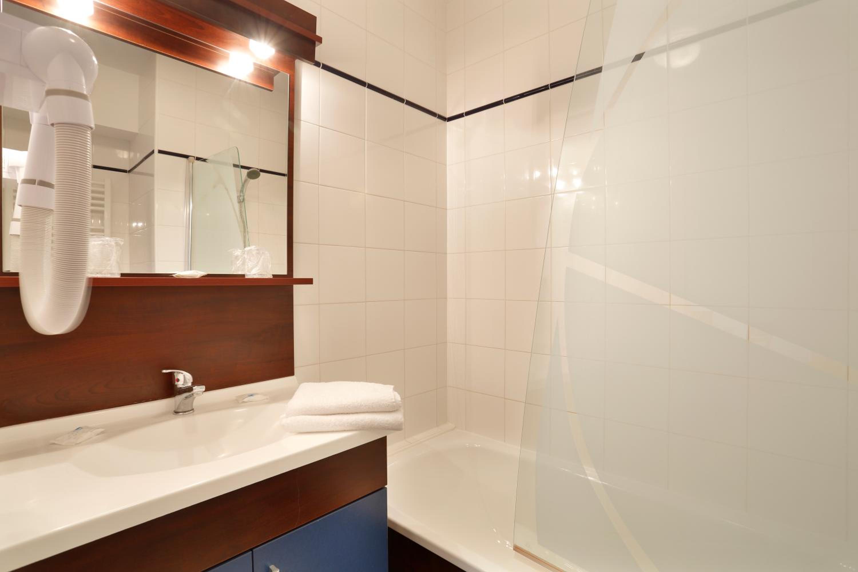 One-Bedroom Apartment - Photo 7