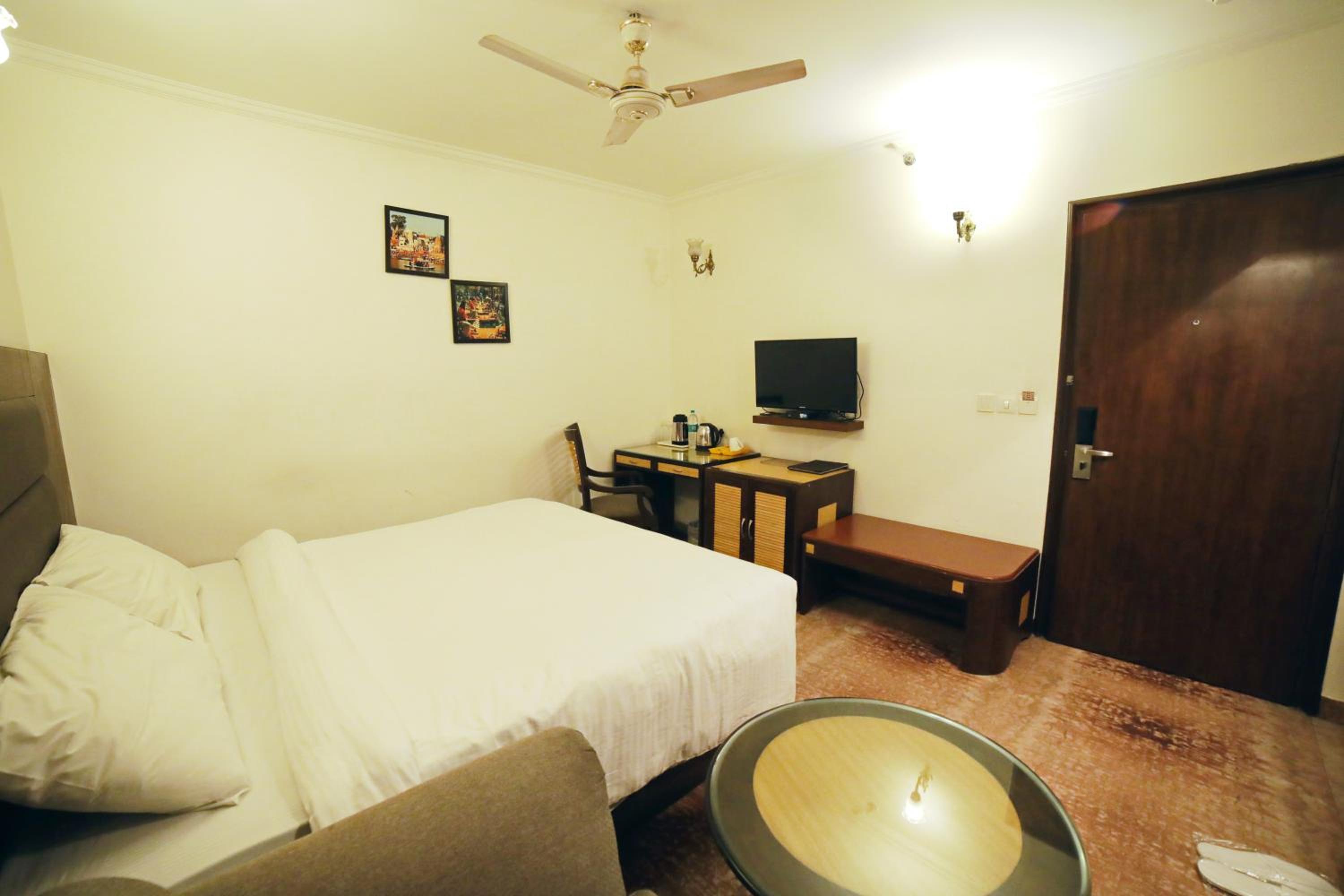 Small Double Room - Photo 3