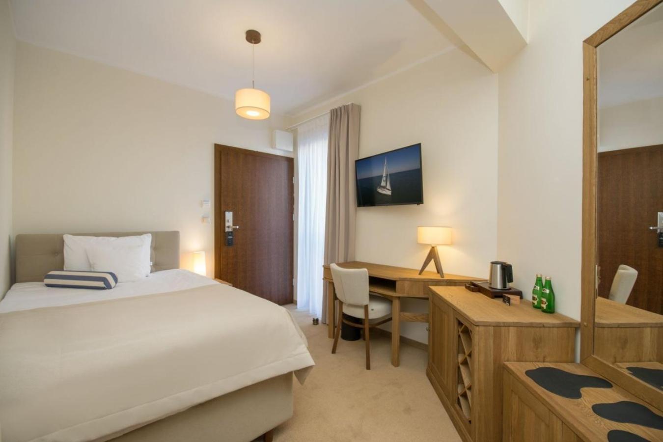 Budget Double Room photo 2