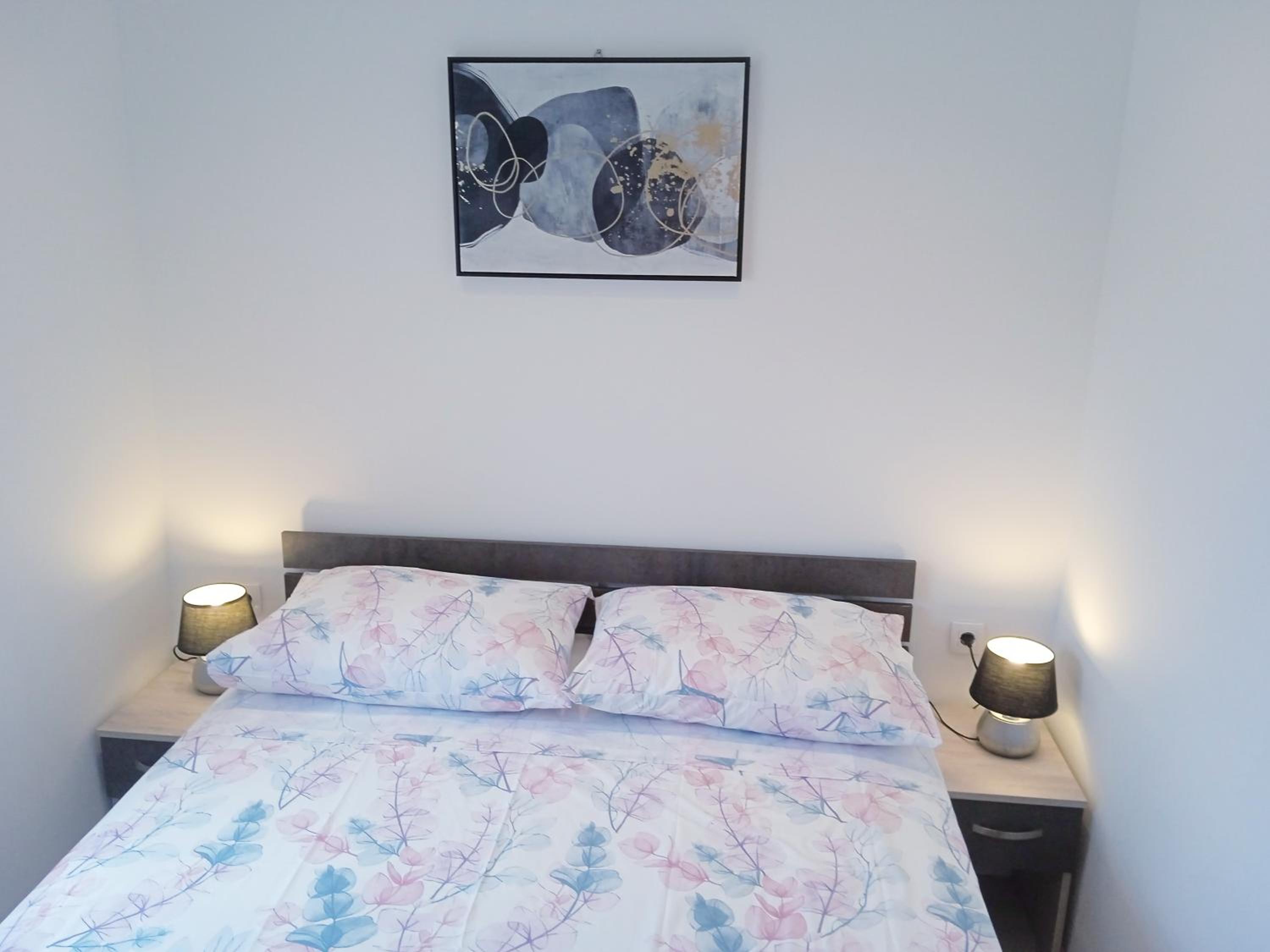 One-Bedroom Apartment - Photo 18