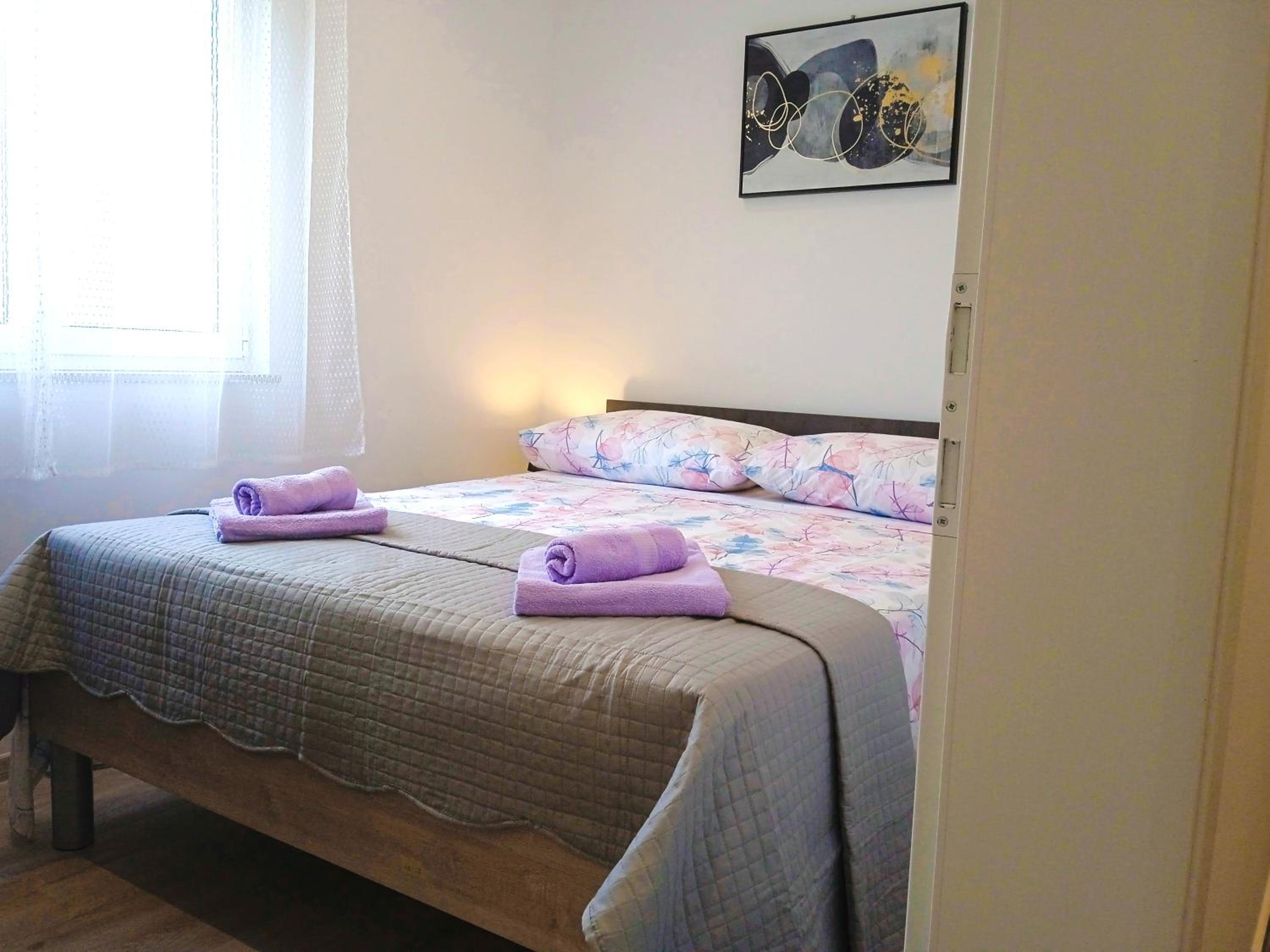 One-Bedroom Apartment - Photo 12