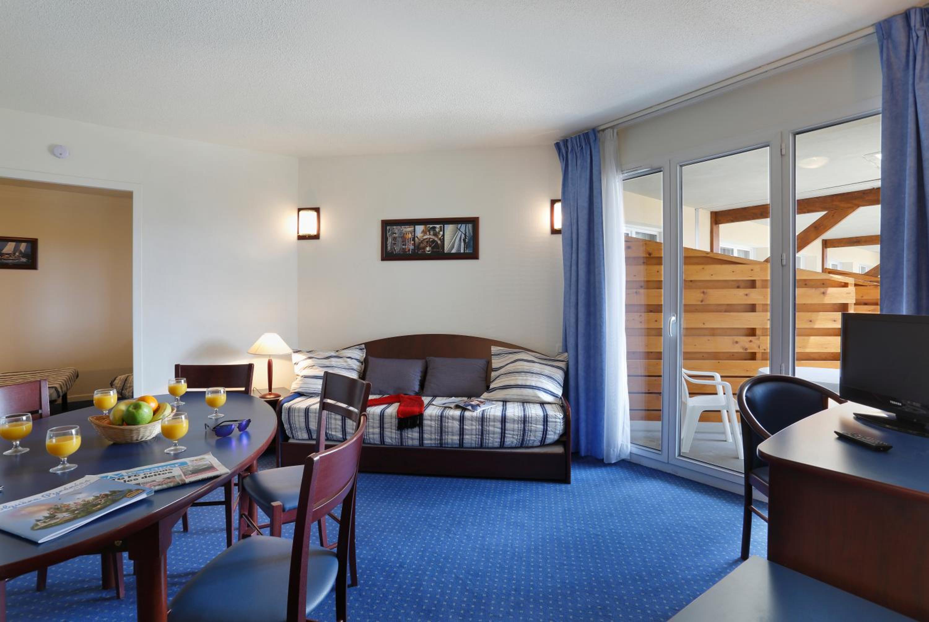 3-Bedroom Apartment (6-8 Persons) - Photo 2