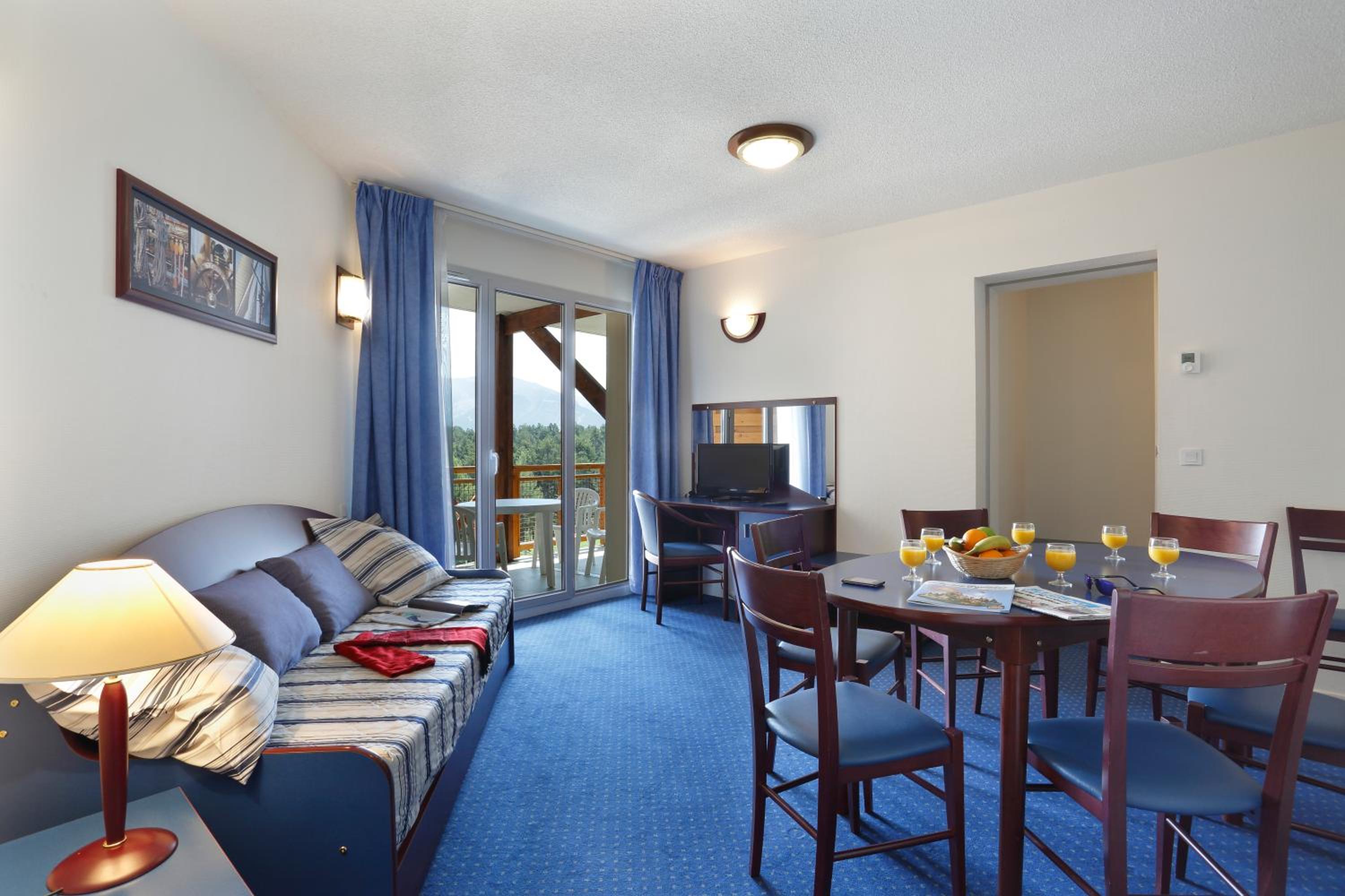 3-Bedroom Apartment (6-8 Persons) - Photo 10
