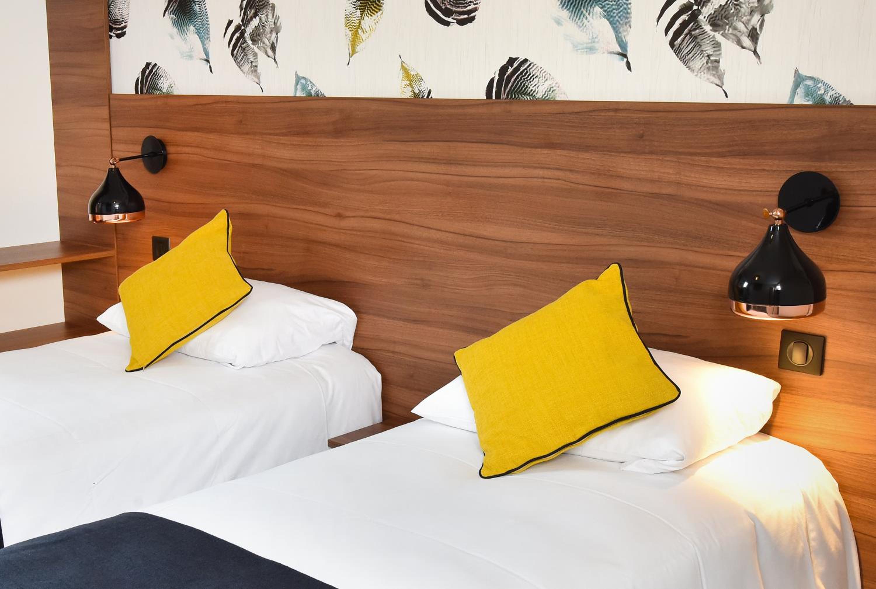 Twin Room - Photo 3