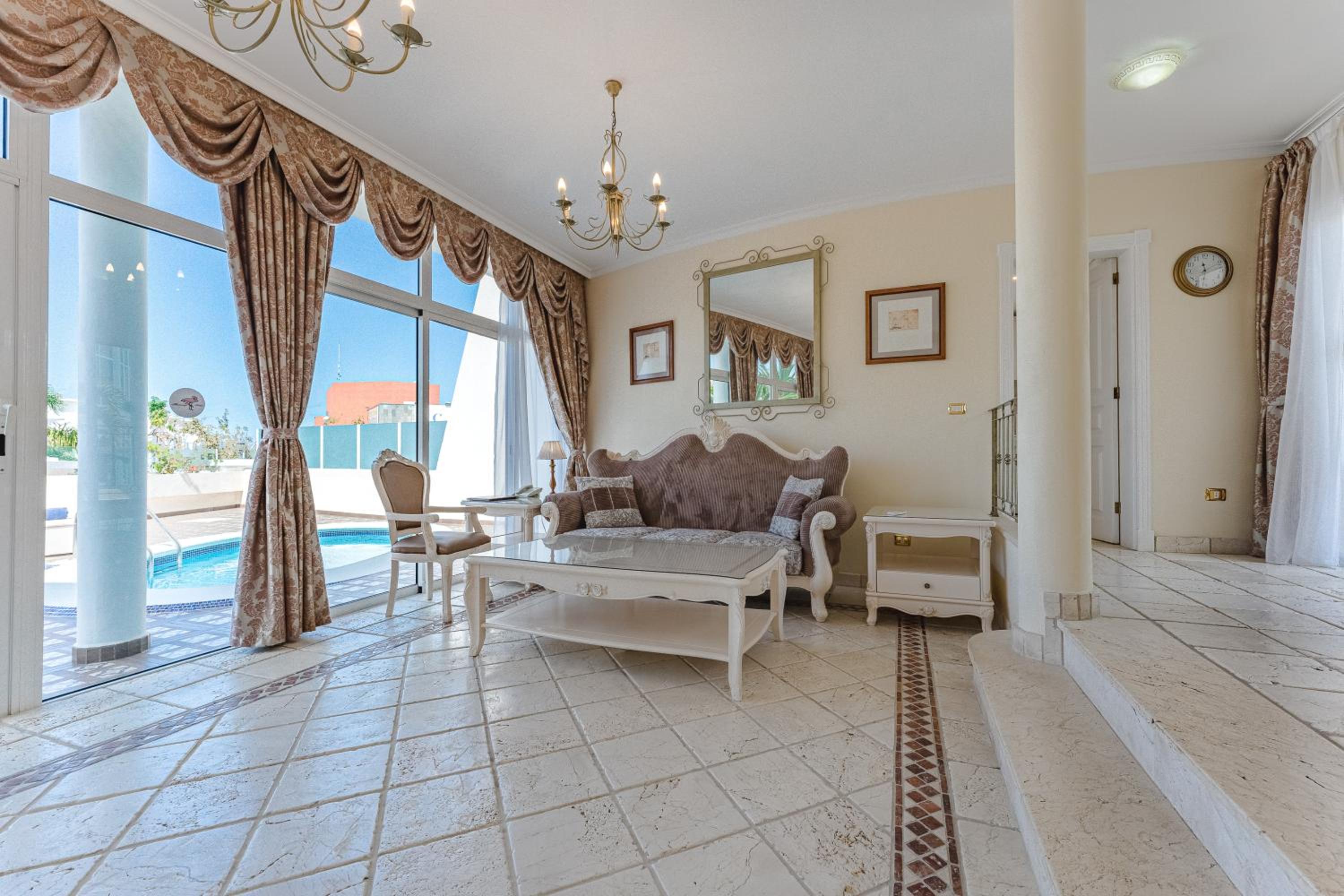 Deluxe Suite with Private Pool (2 Adults) photo 3