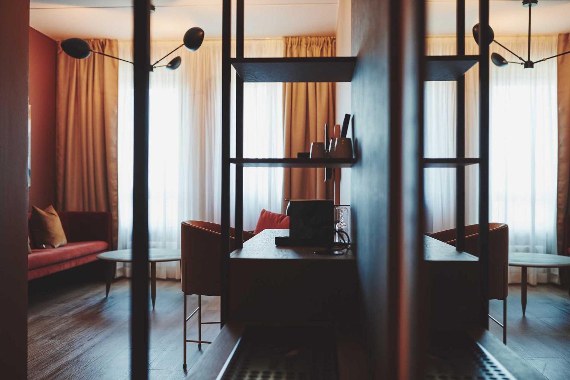 Suite - Photo 4