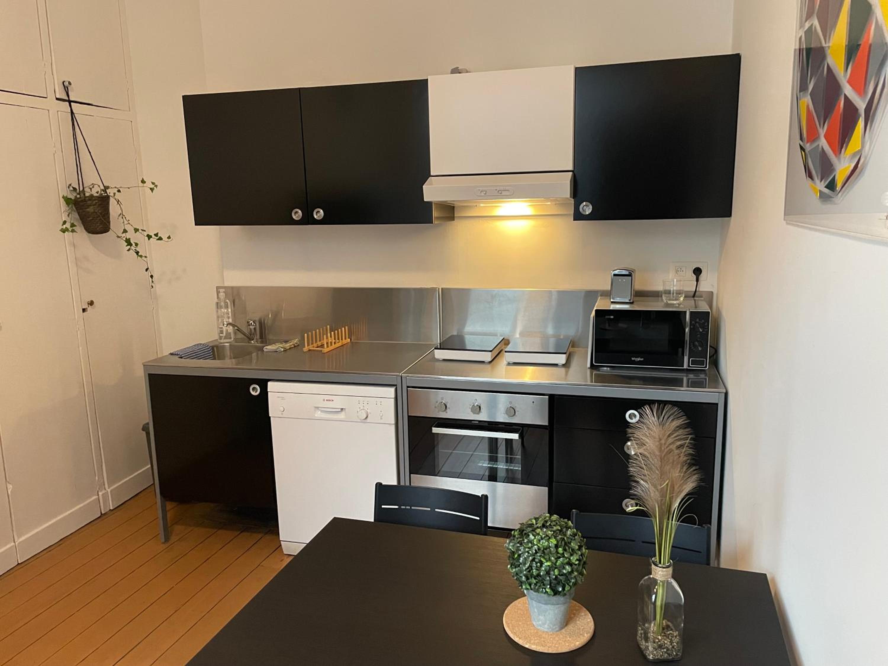 One-Bedroom Apartment - Photo 10