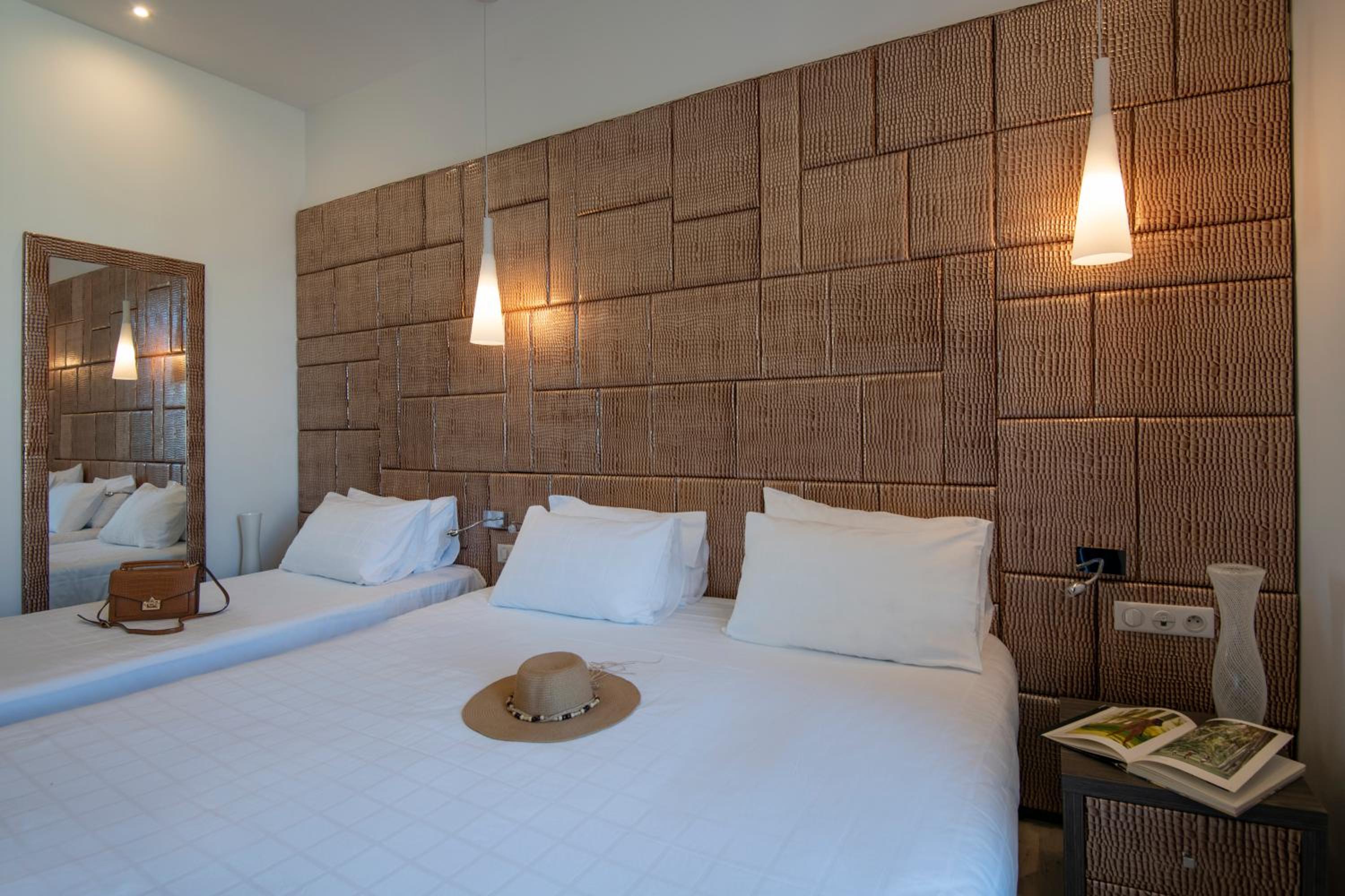 Triple Room - Photo 17