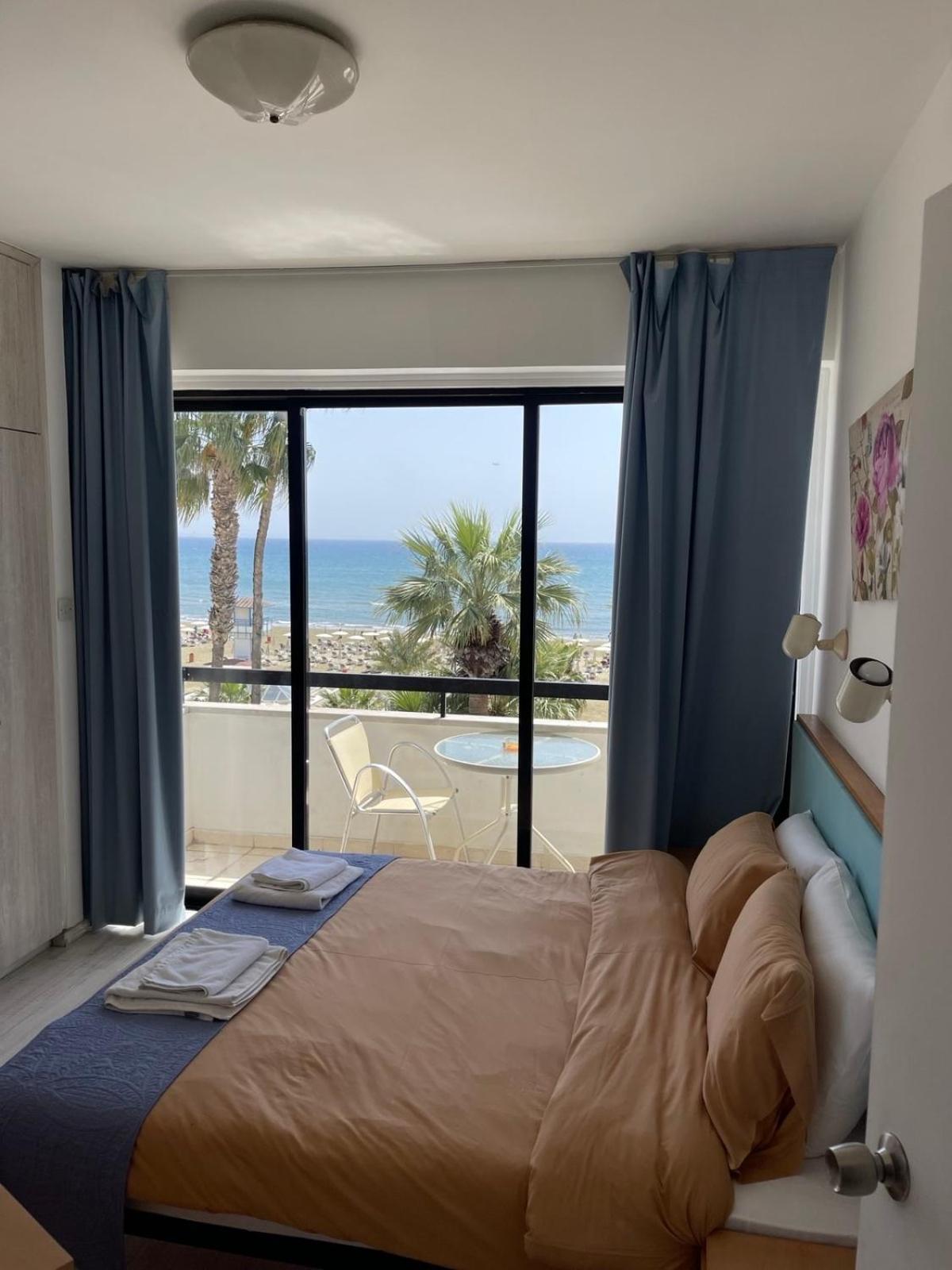 Apartment with Sea View - Photo 1