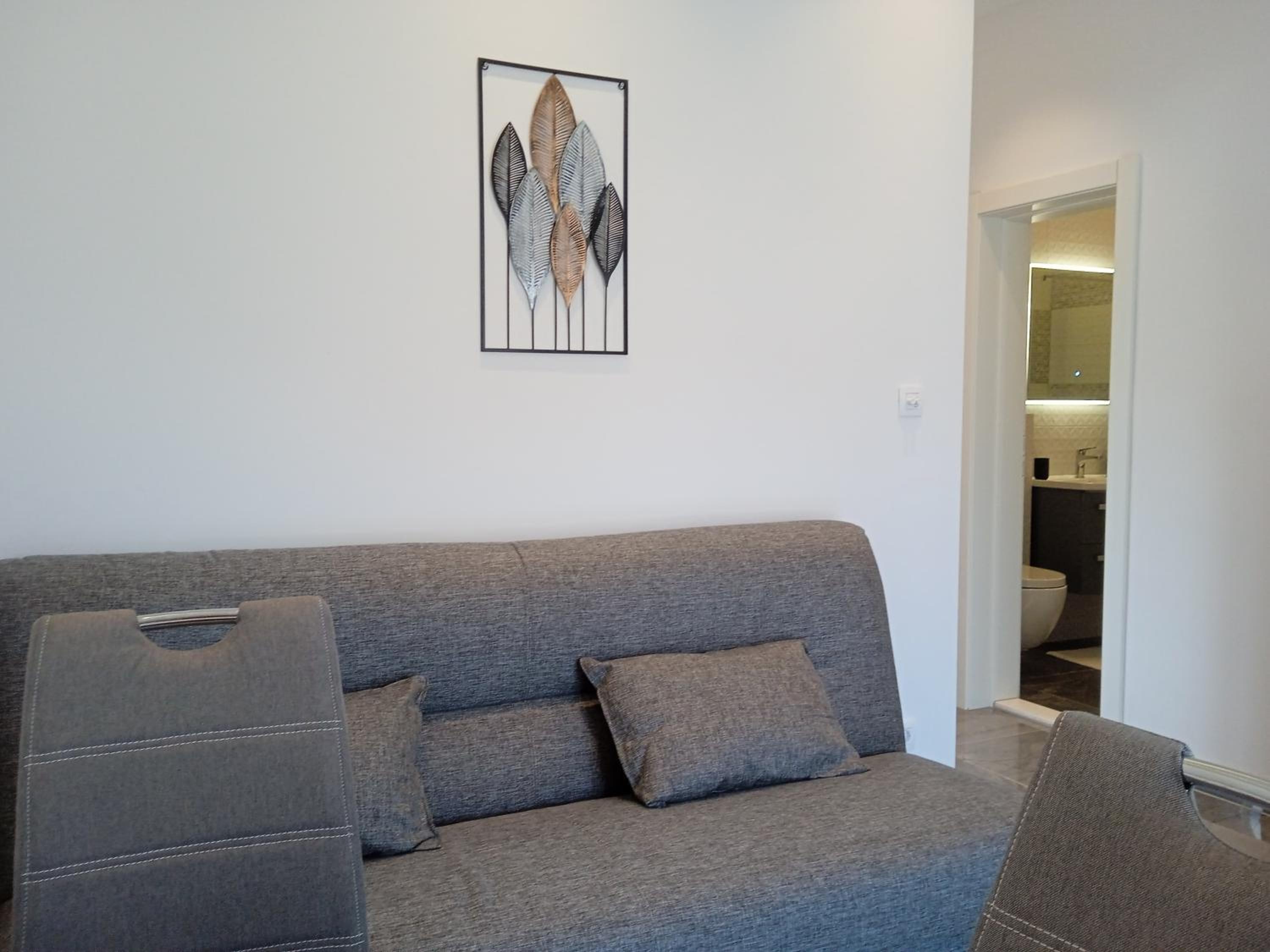 One-Bedroom Apartment - Photo 7