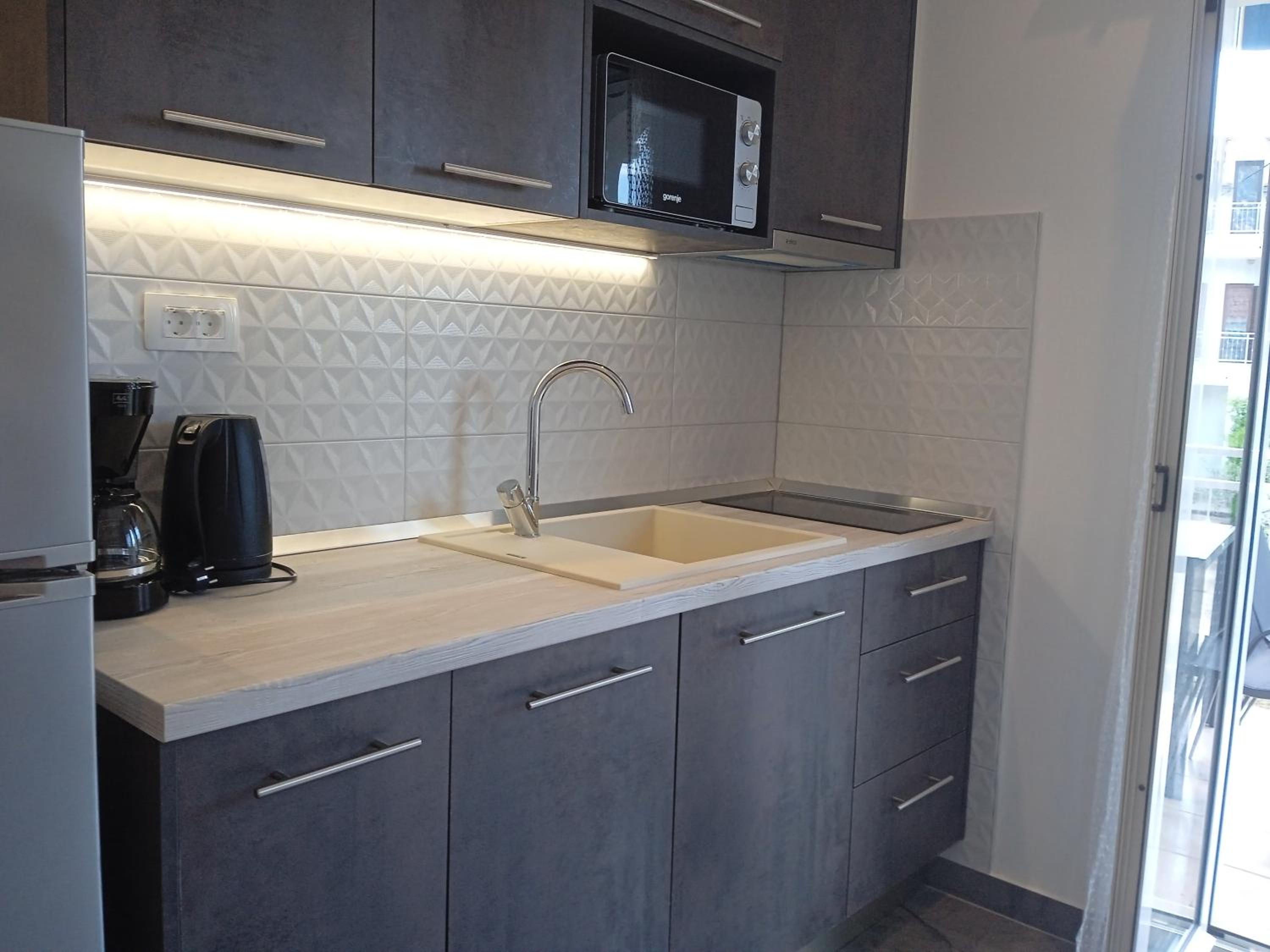 One-Bedroom Apartment - Photo 4