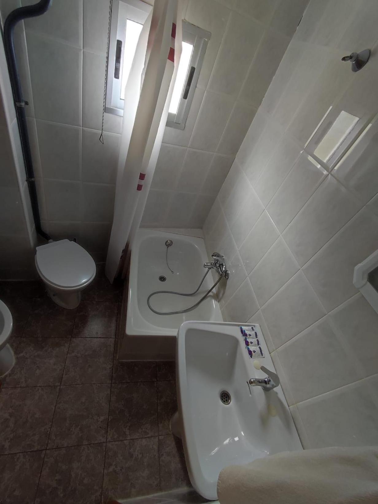 Double Room with Private External Bathroom - Photo 2