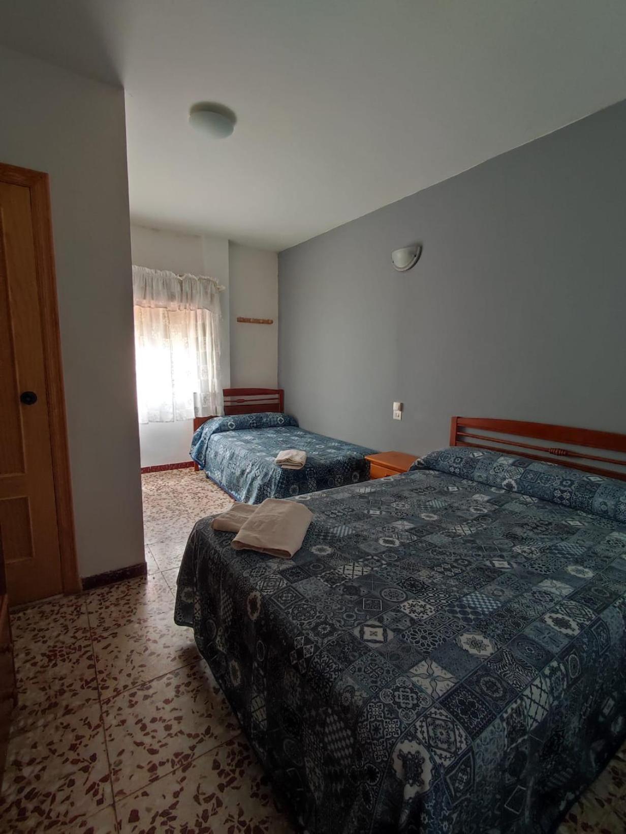 Family Room with Private Bathroom - Photo 2