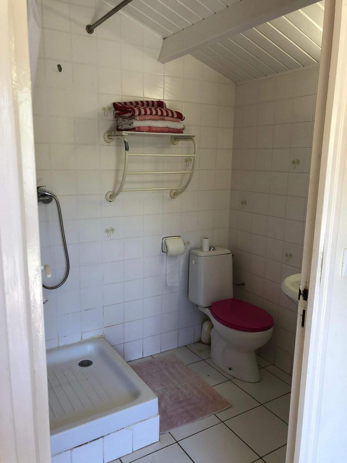 Large Double Room - Photo 8