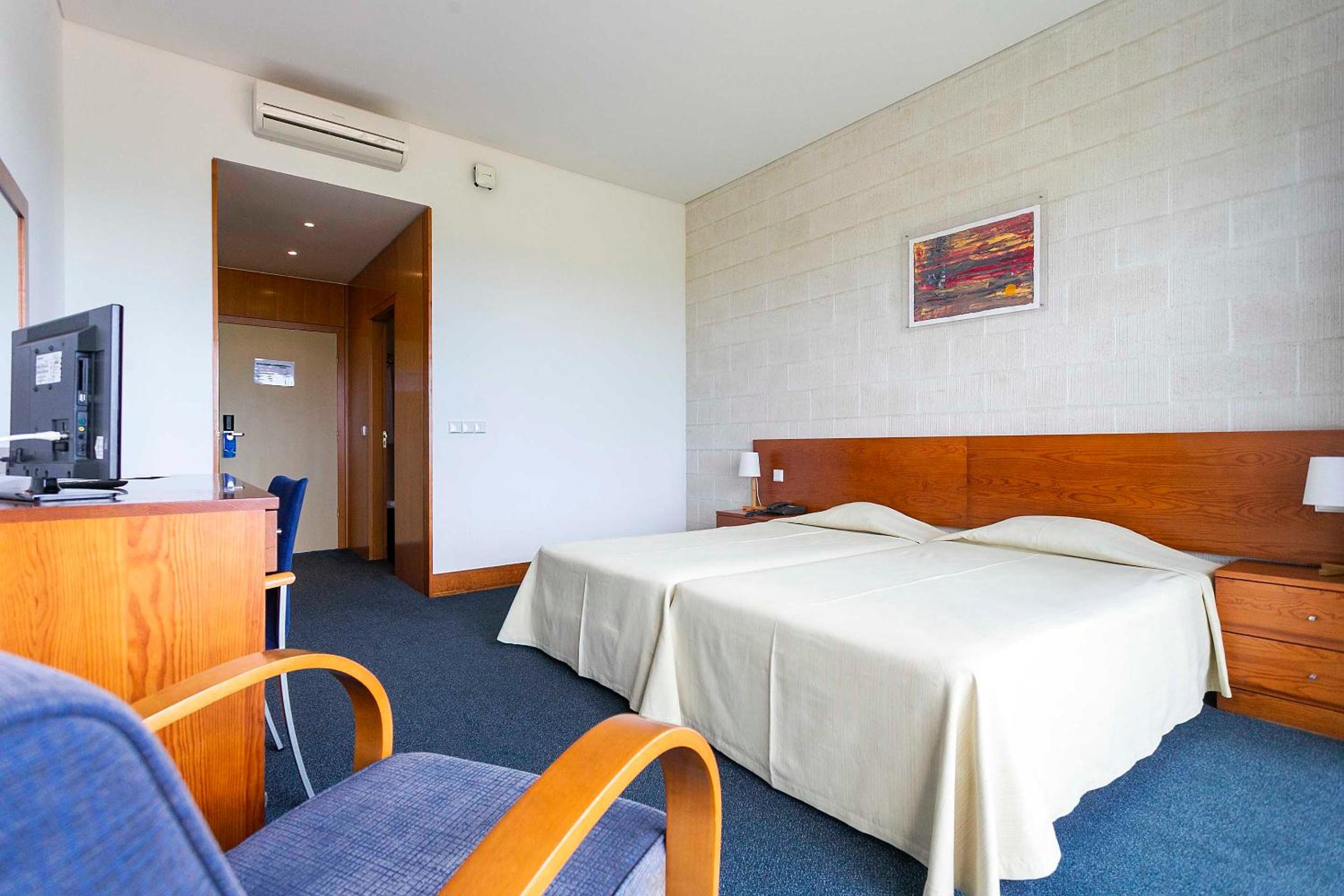 Twin Room - Photo 1