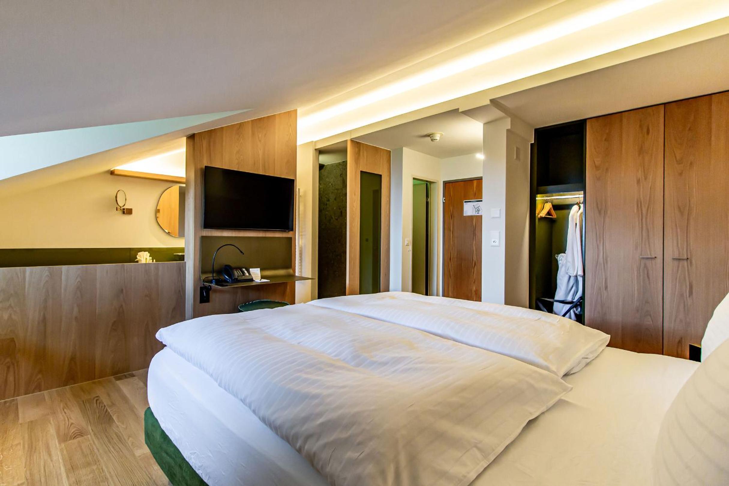 Double Room - Photo 3