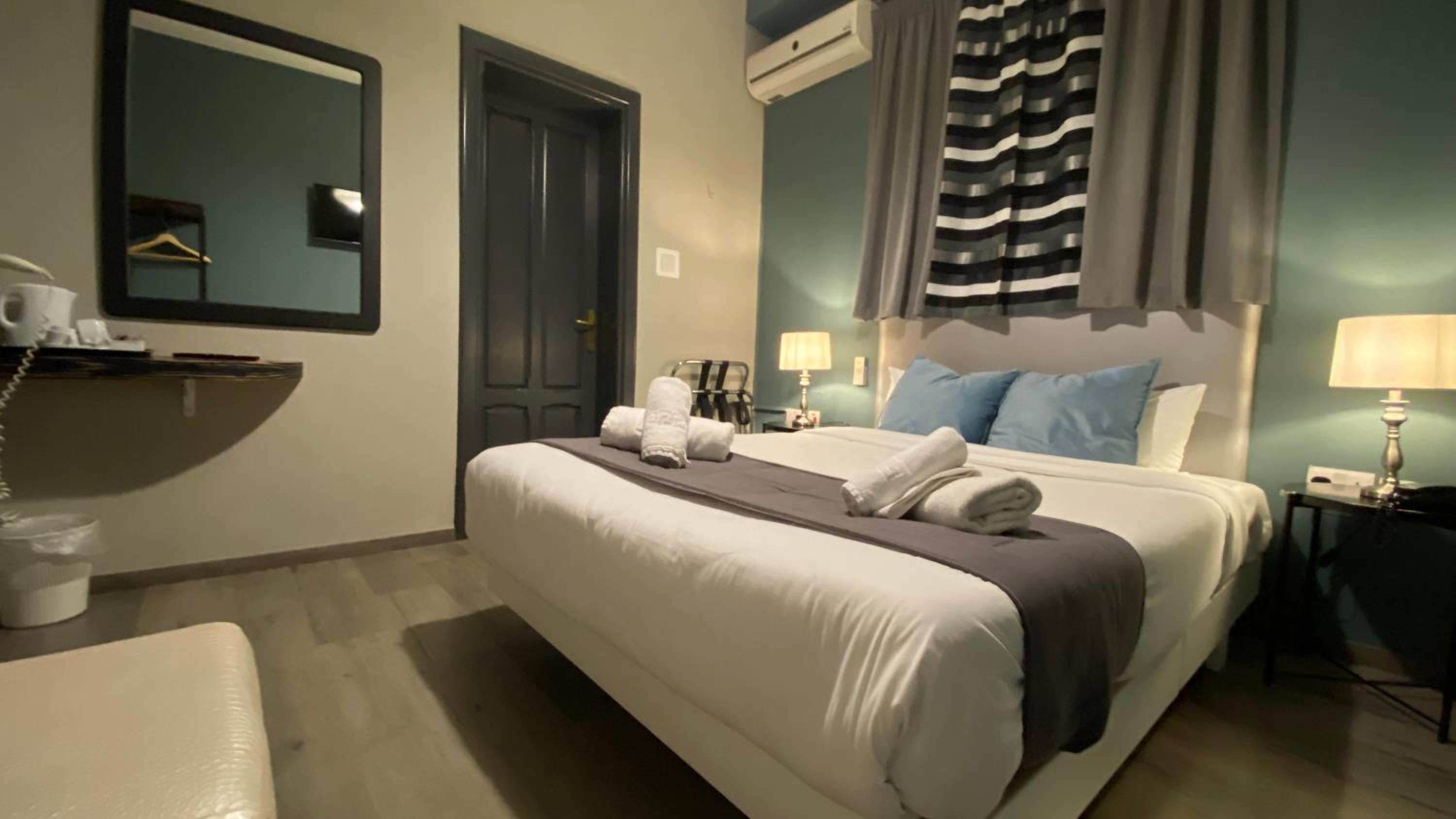 Small Economy Double Room - Photo 1