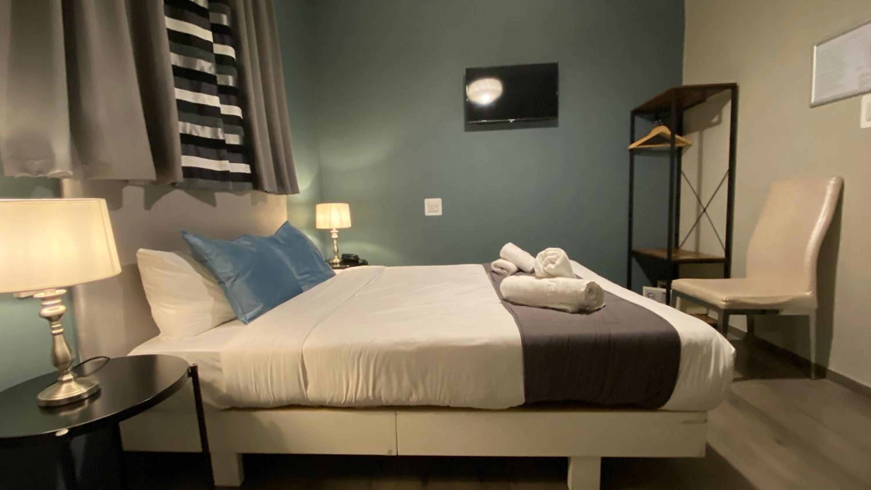 Small Economy Double Room - Photo 5
