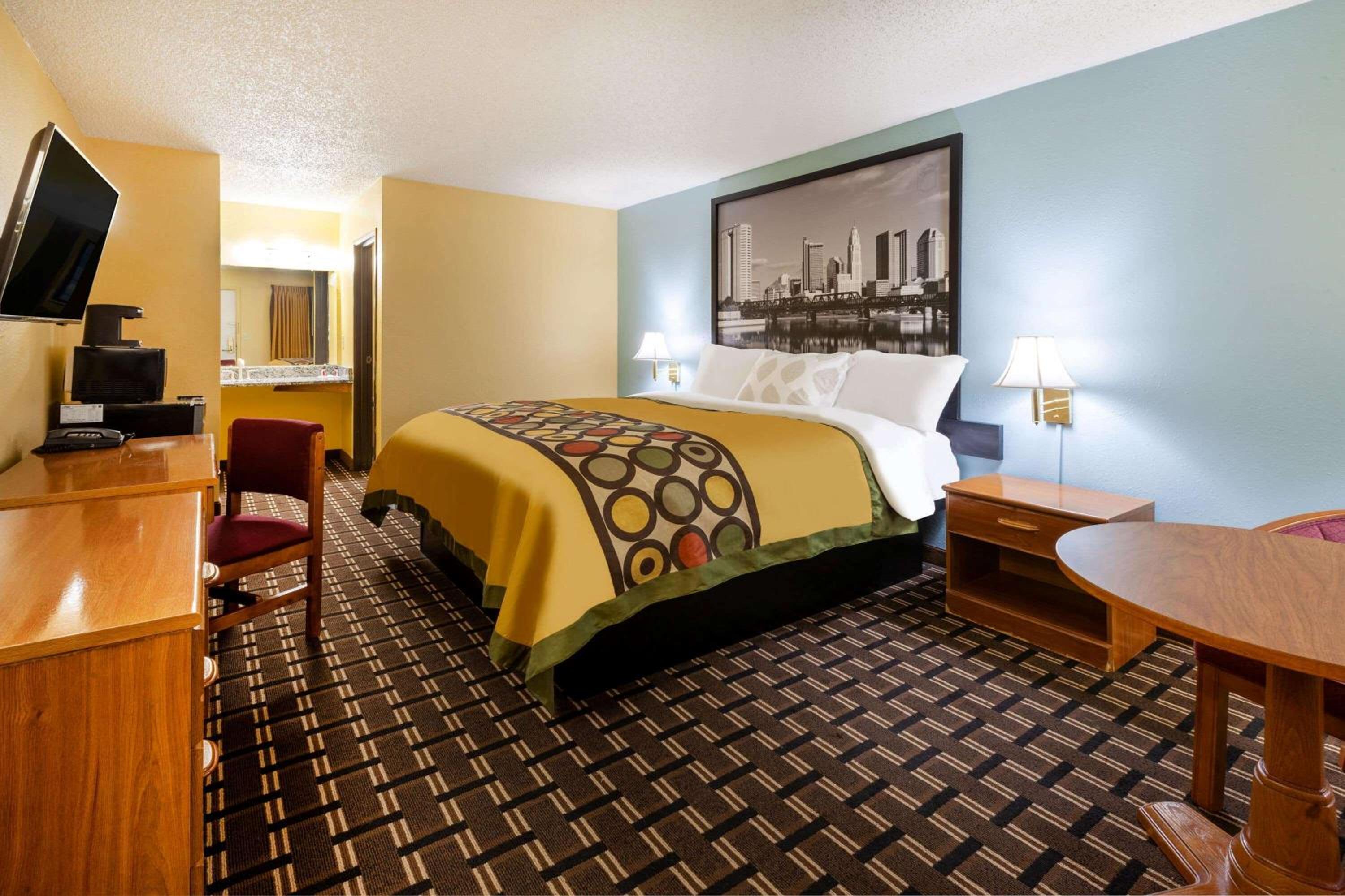 King Room - Non-Smoking - Photo 5