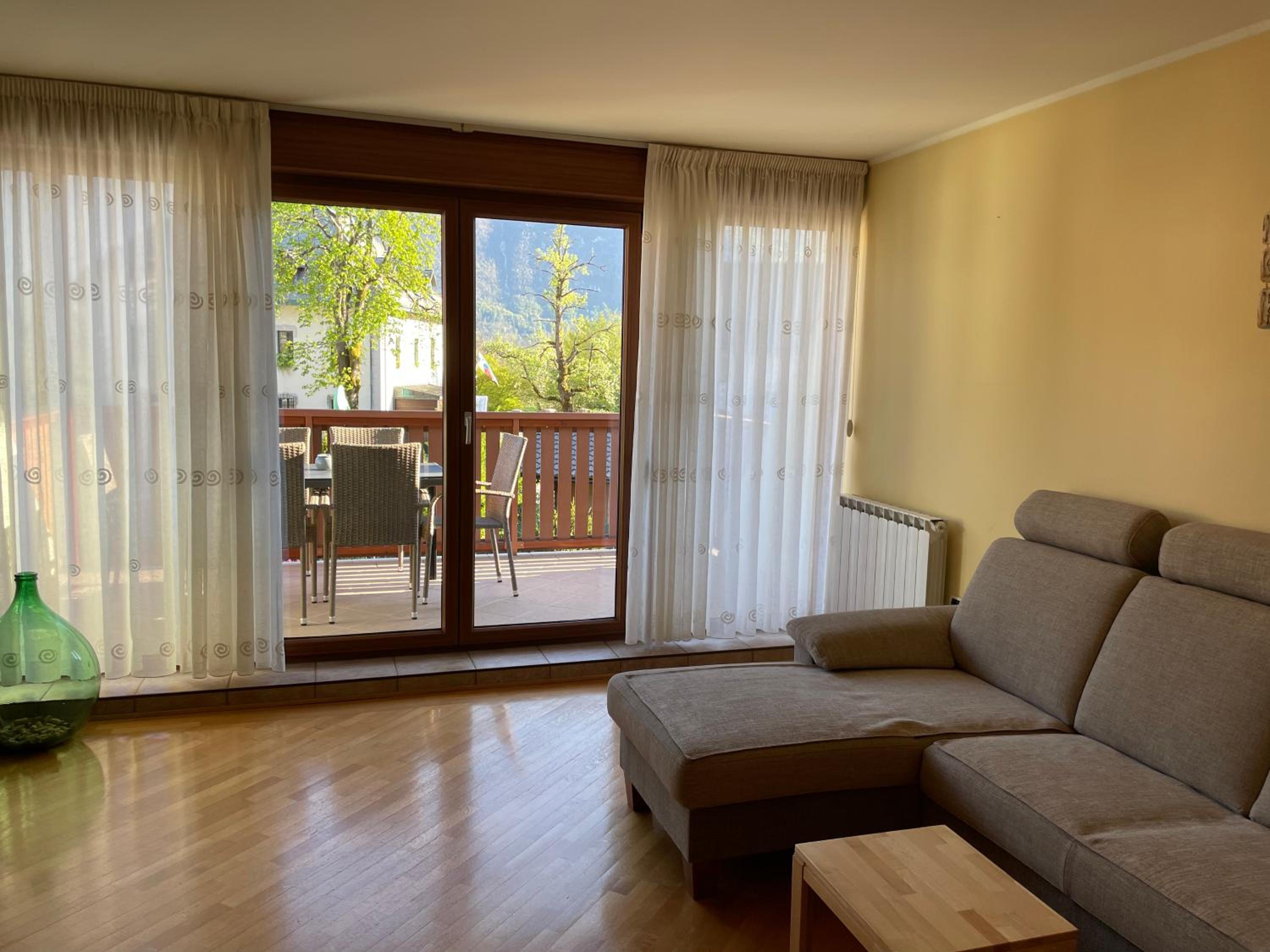 Three-Bedroom Apartment with Balcony photo 1