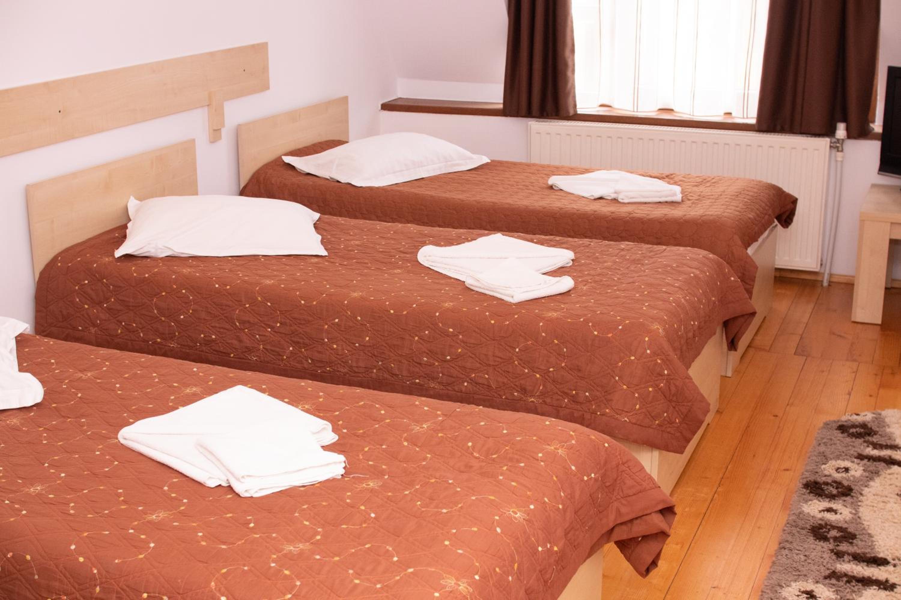 Triple Room with Private Bathroom photo 3