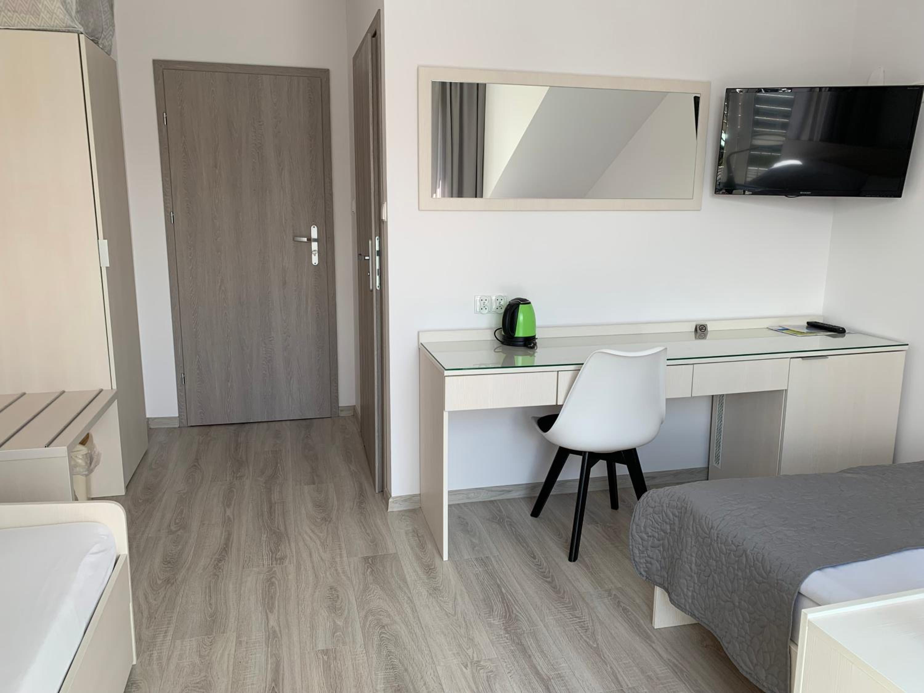 Triple Room with Garden View - Photo 7