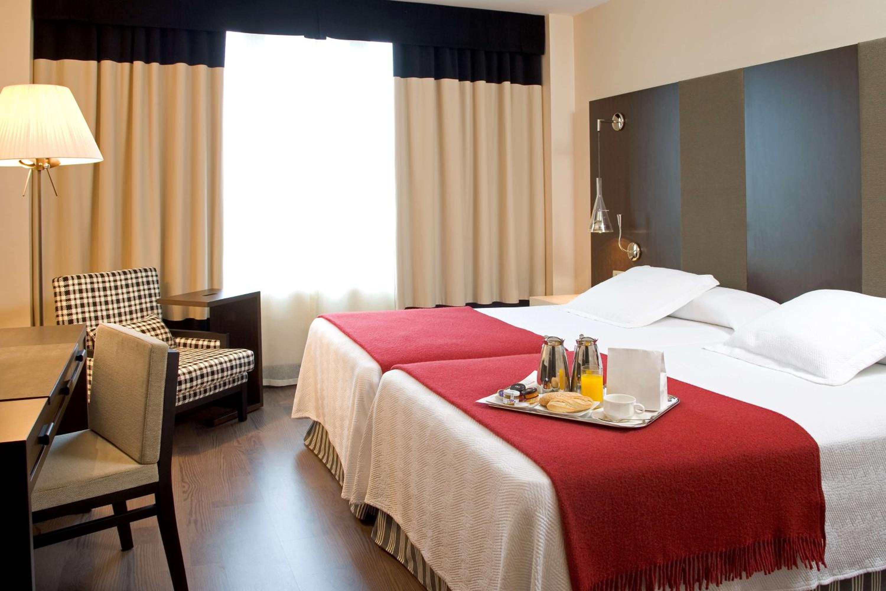 Standard Double or Twin Room - Photo 2