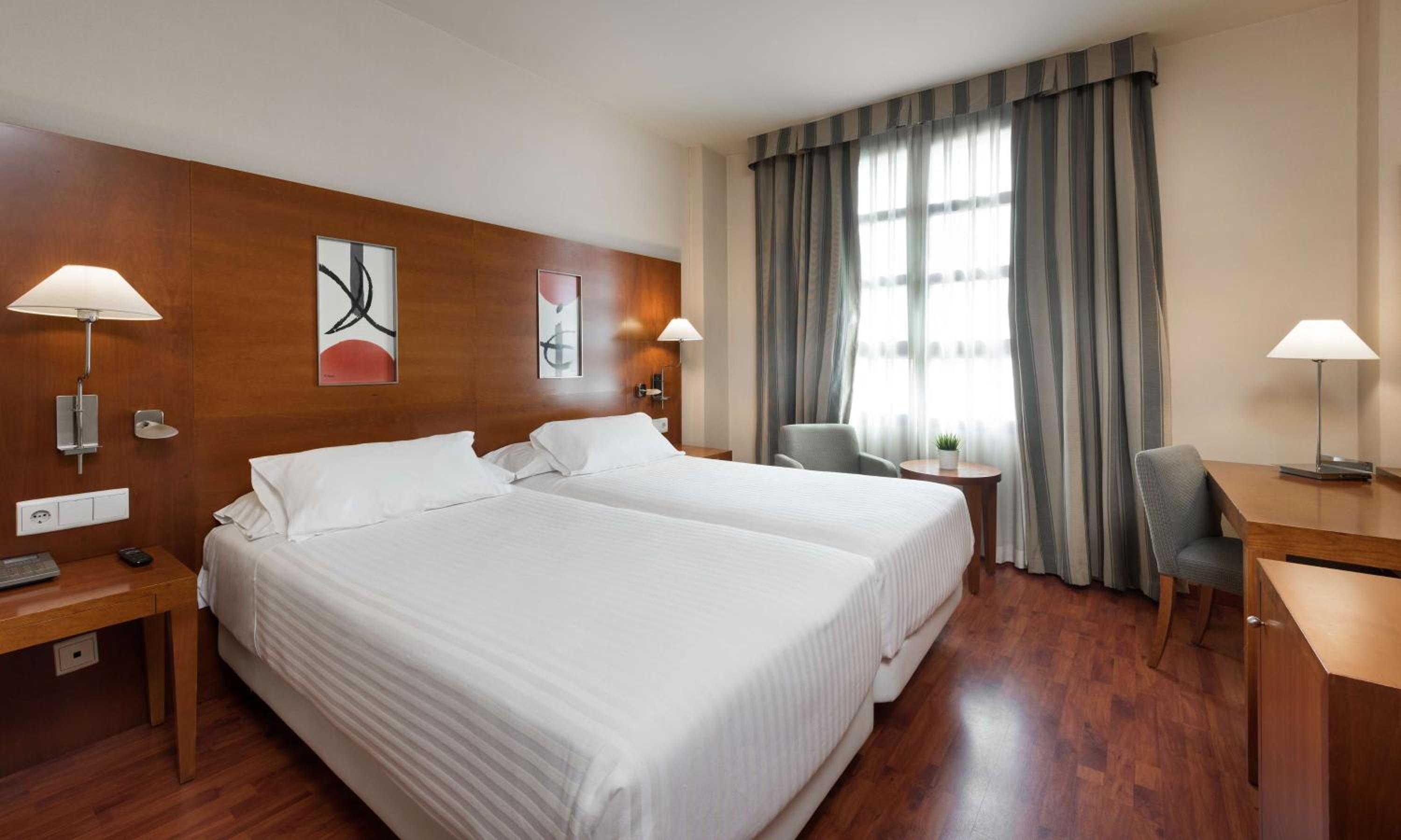 Standard Double or Twin Room - Photo 4