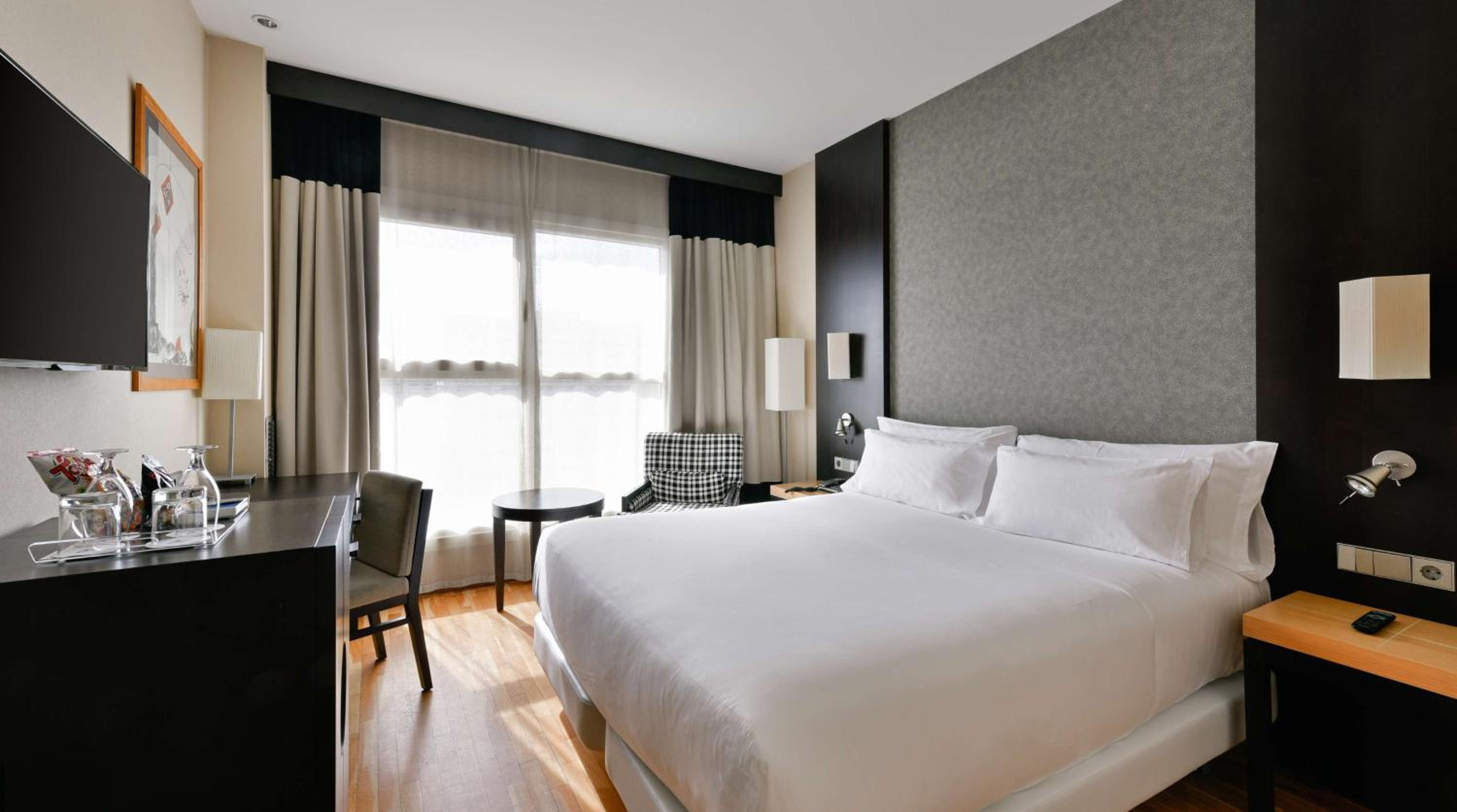 Standard Double or Twin Room - Photo 1