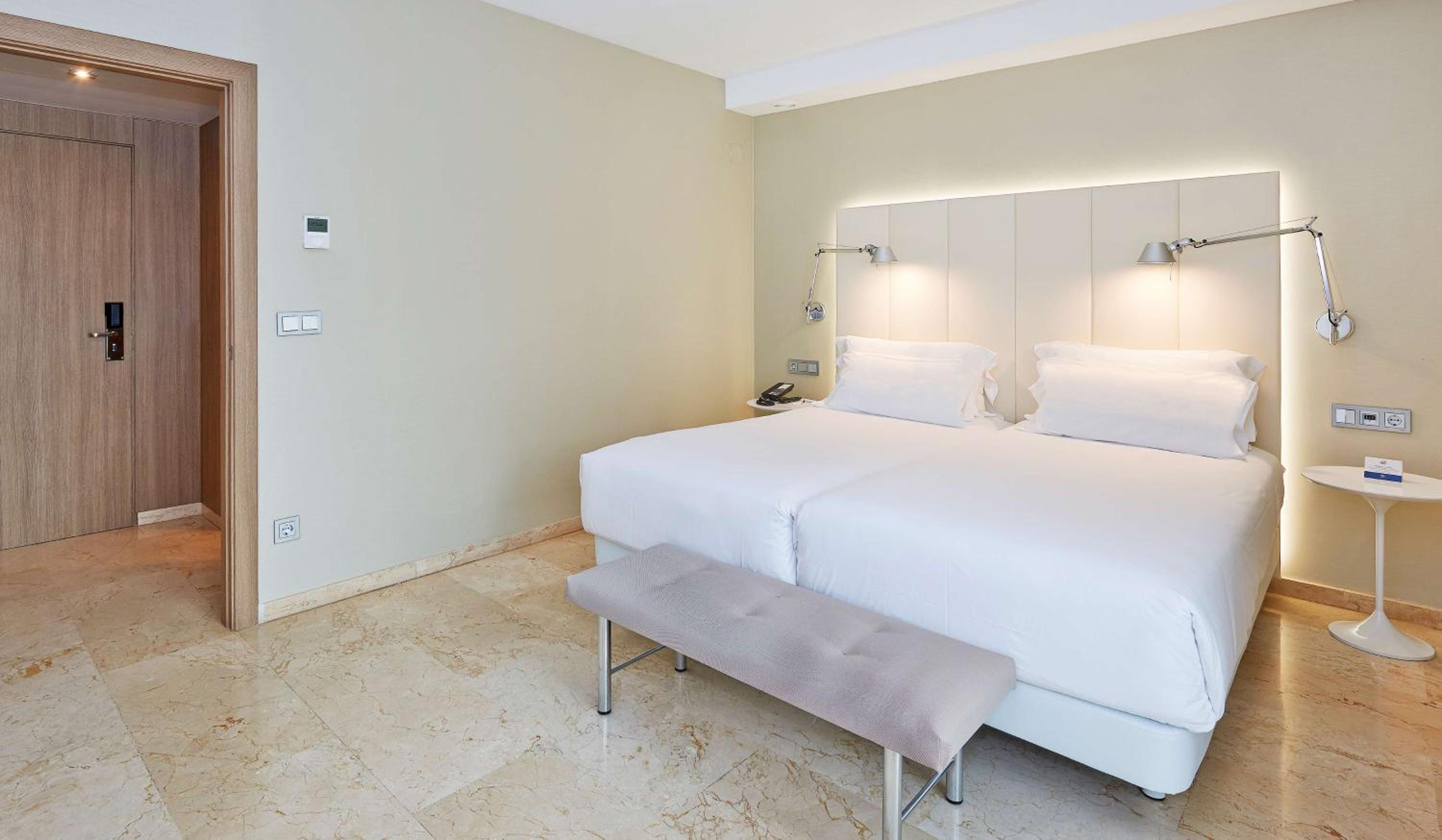 Standard Twin Room with View  - Photo 3