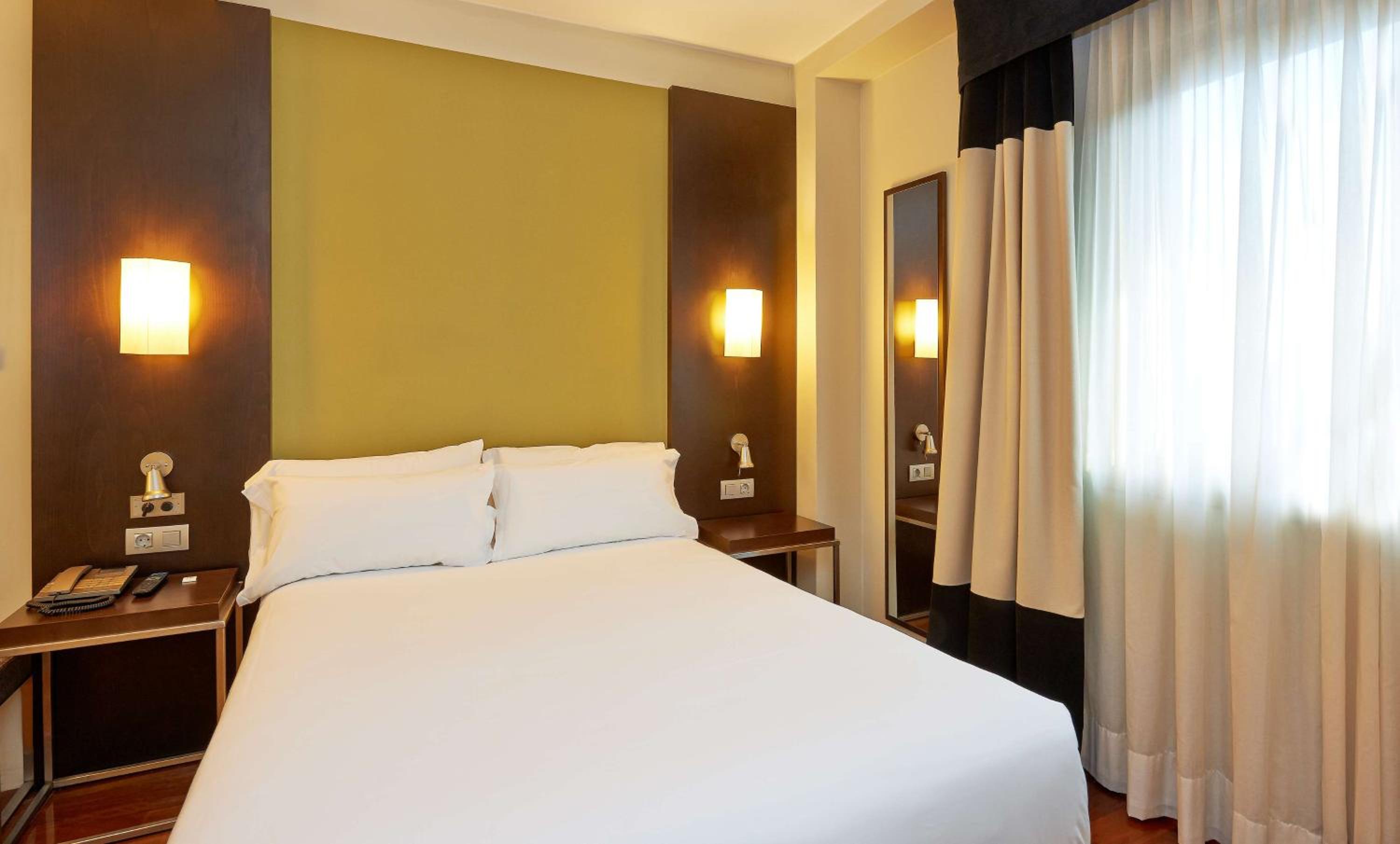 Standard Double or Twin Room photo 3
