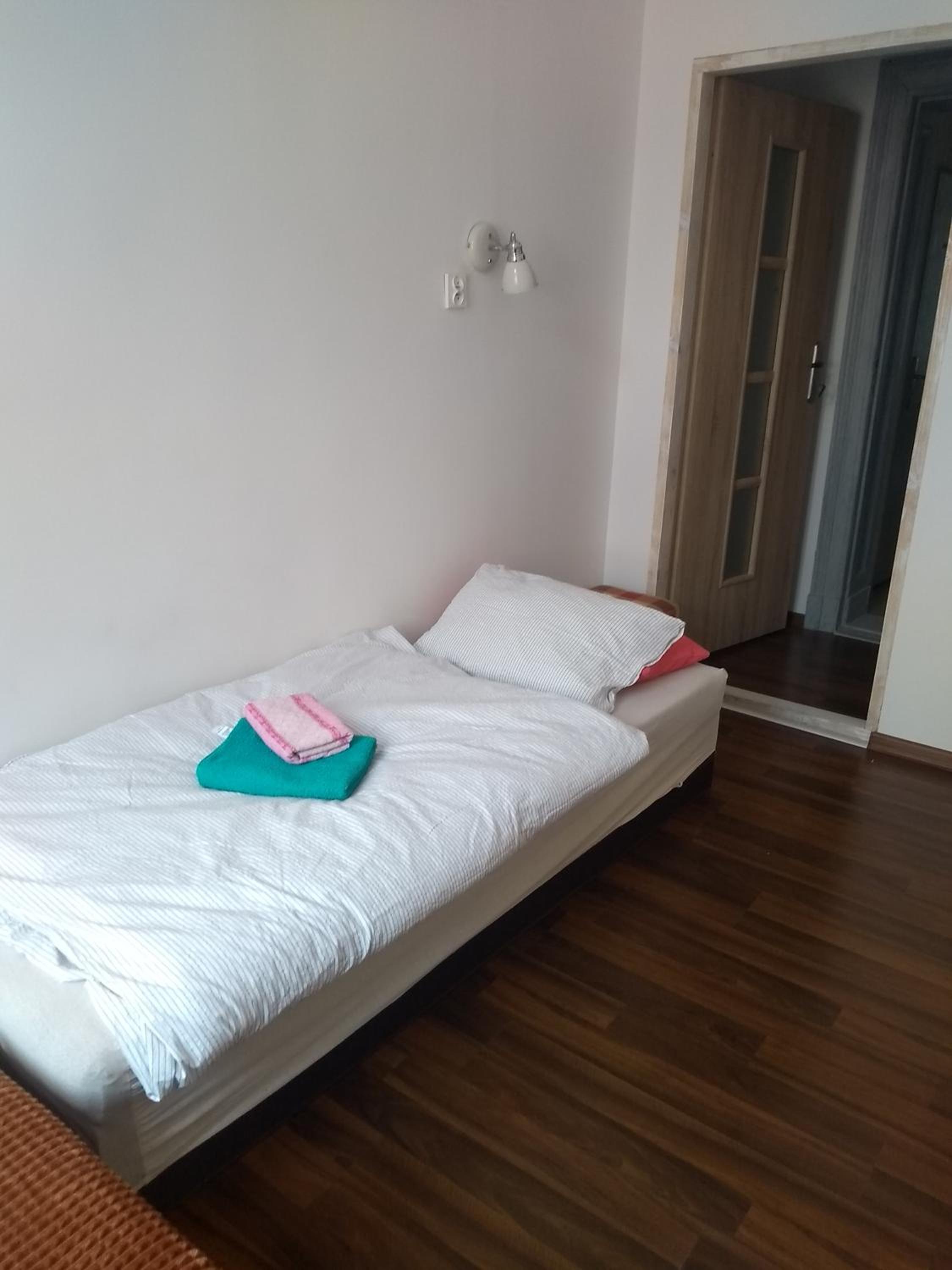 Economy Twin Room photo 2