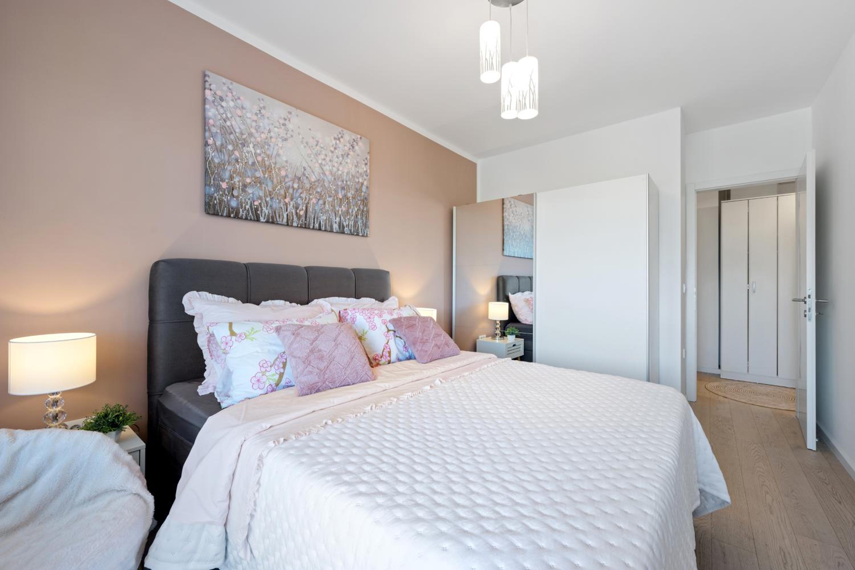 Two-Bedroom Apartment - Photo 4