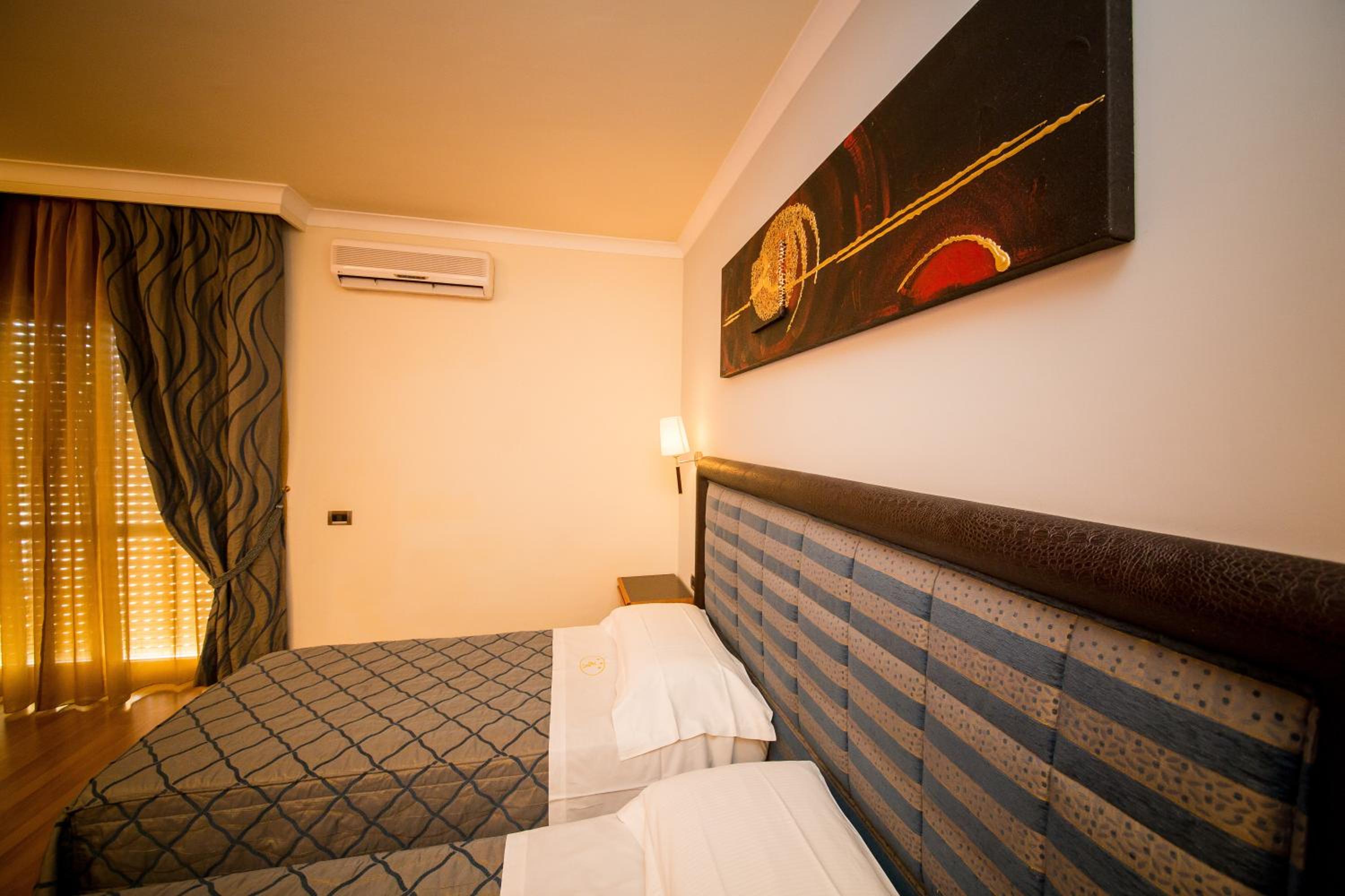 Quadruple Room - Photo 2