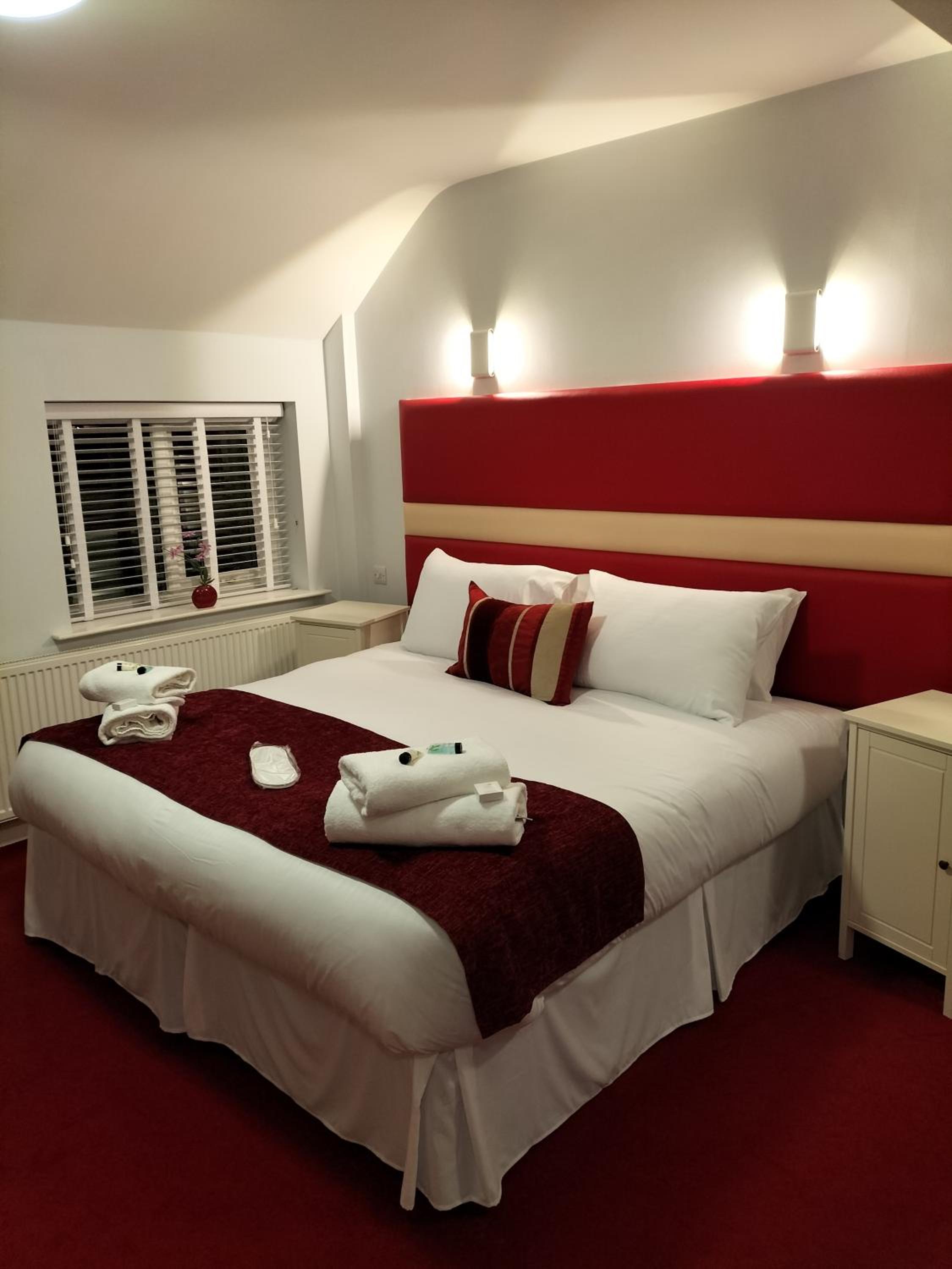 Deluxe King Room photo 1