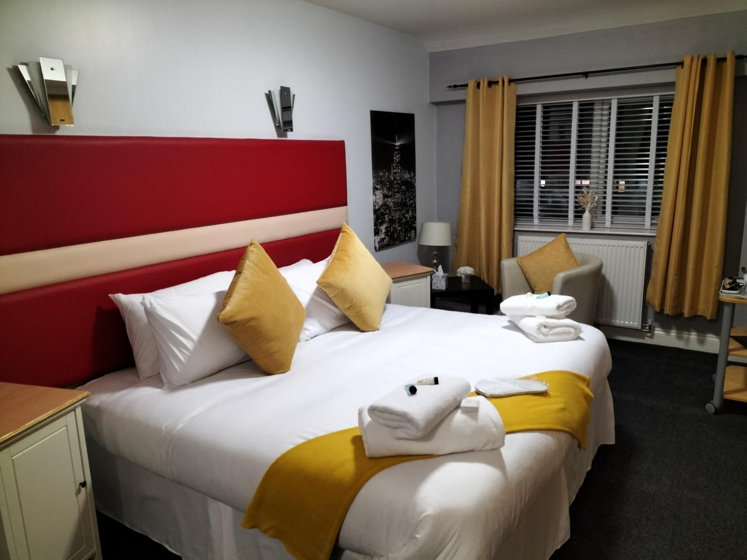 Deluxe King Suite photo 1
