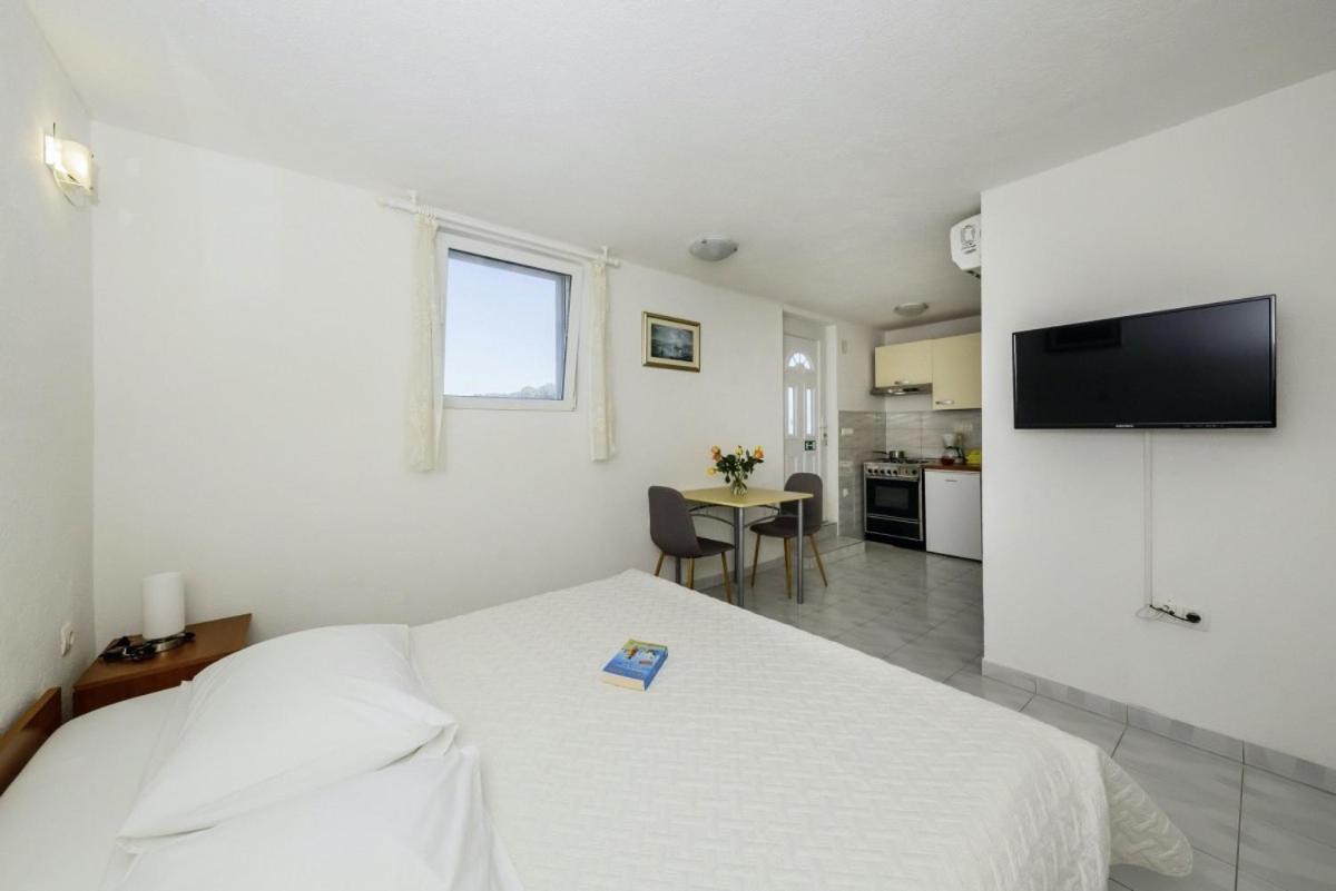 Studio Apartment with Sea View