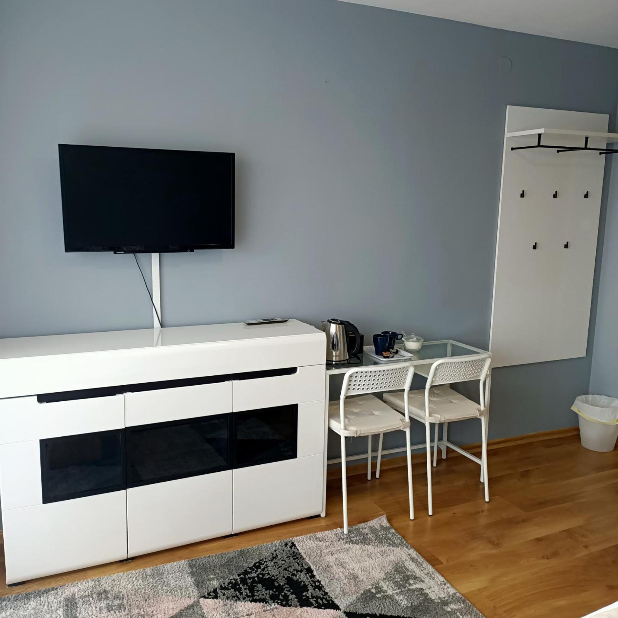 Double Room with Balcony - Photo 1