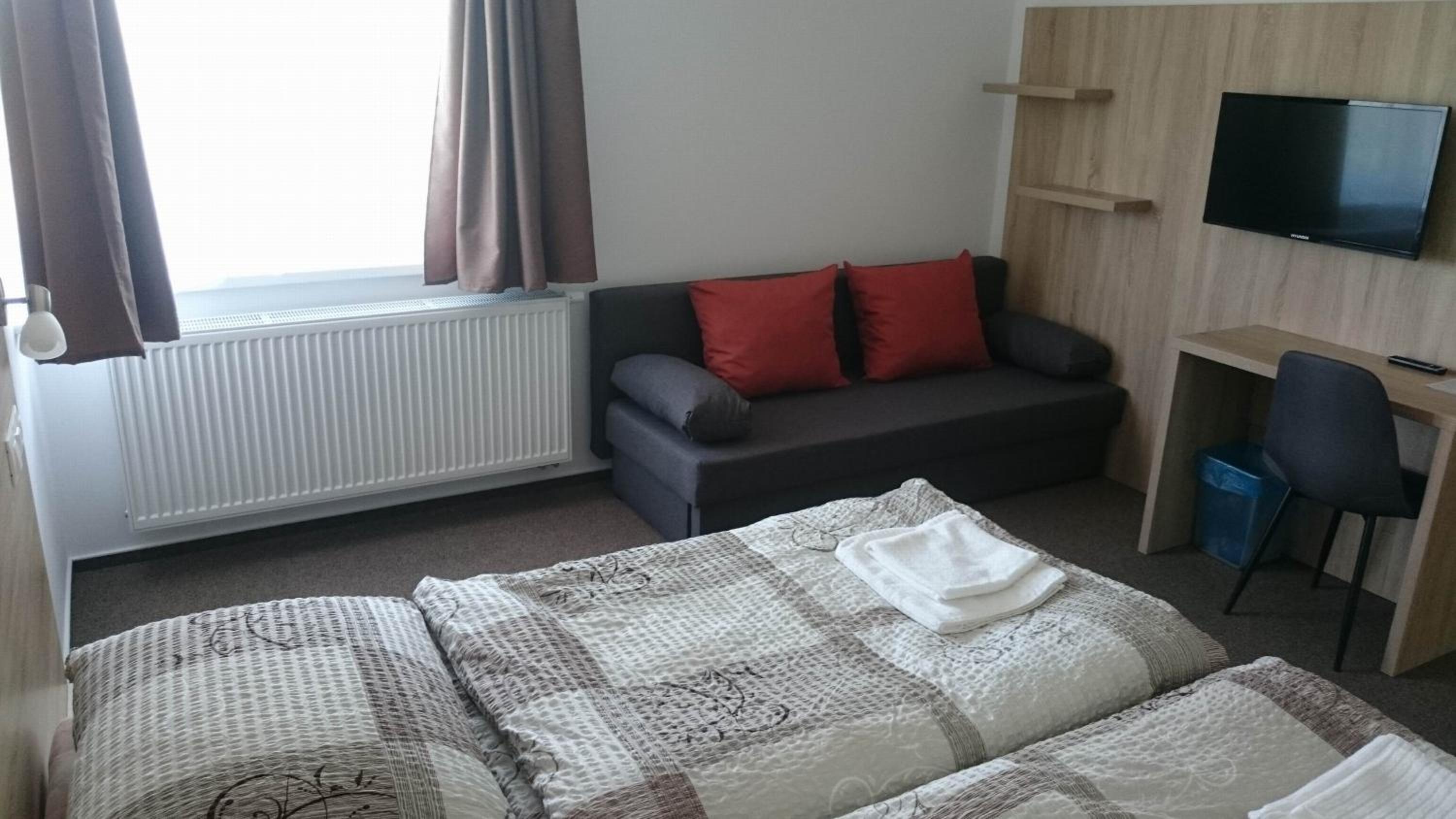 Double or Twin Room photo 3