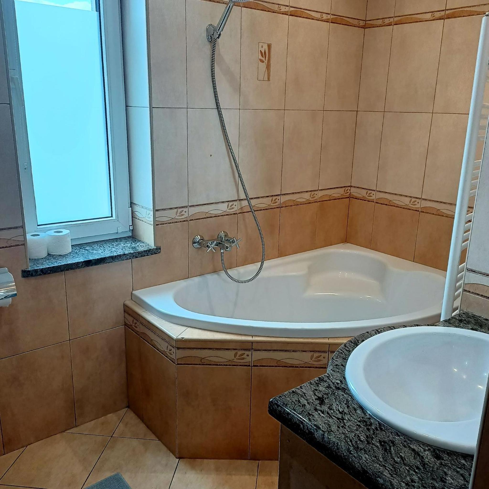 Single Room with Private External Bathroom photo 3
