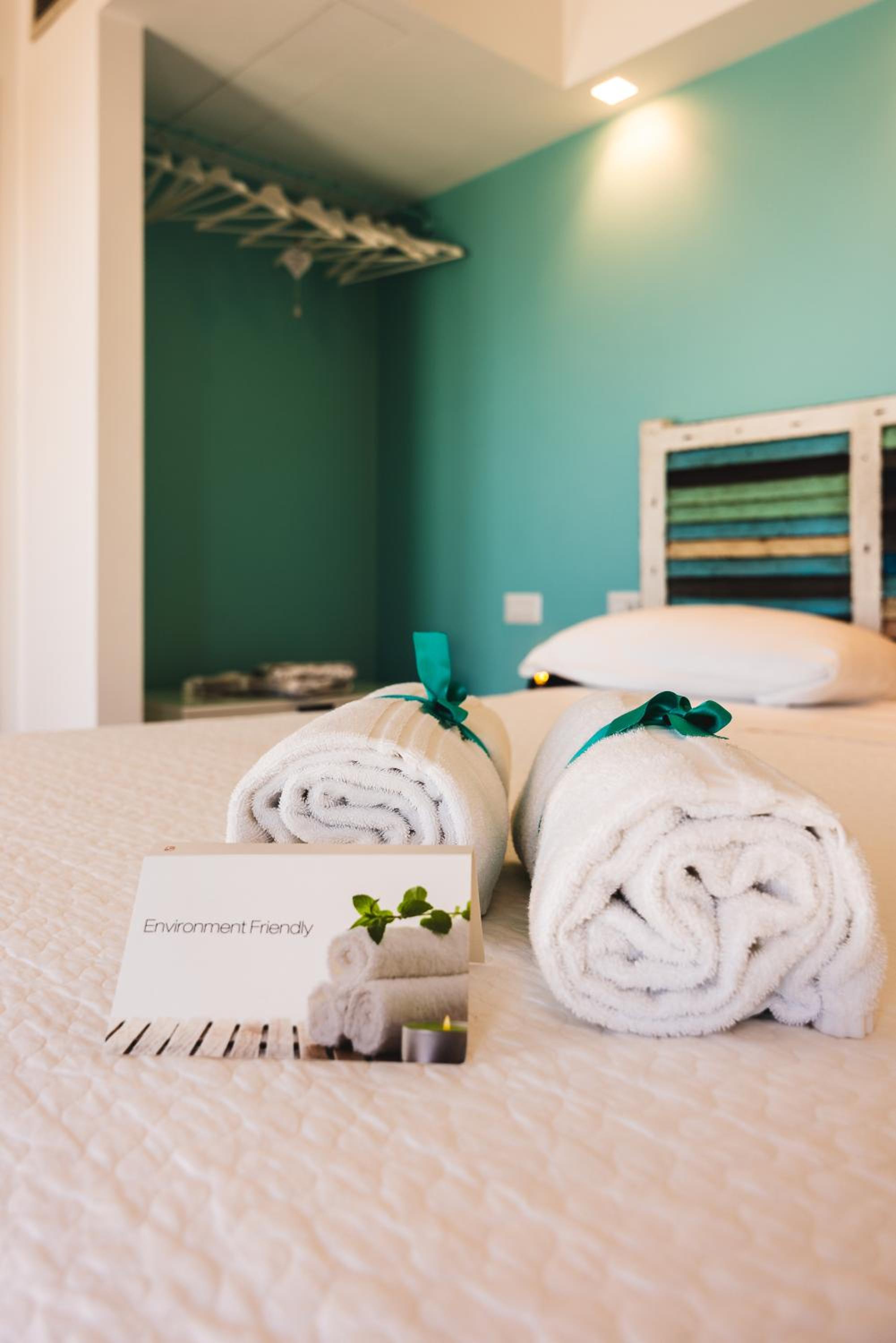 Deluxe Double Room with Balcony and Sea View - Photo 19