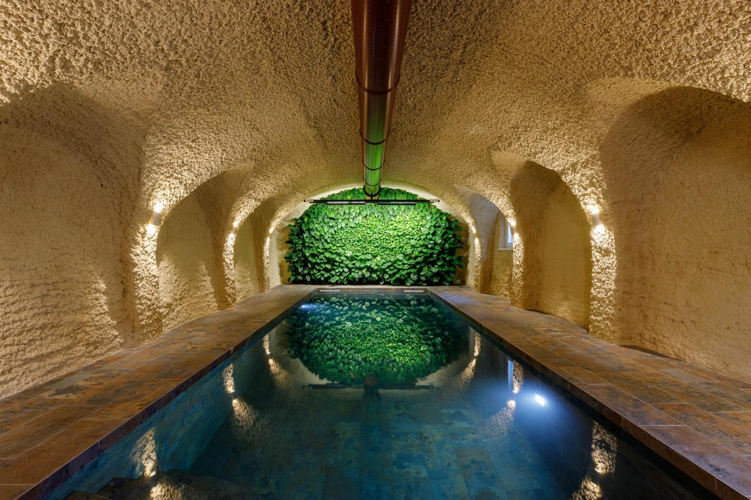 Suite - Photo 9