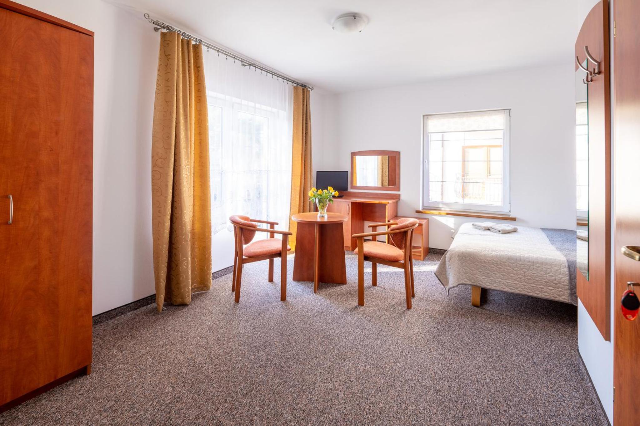 Double or Twin Room with Private Bathroom photo 1