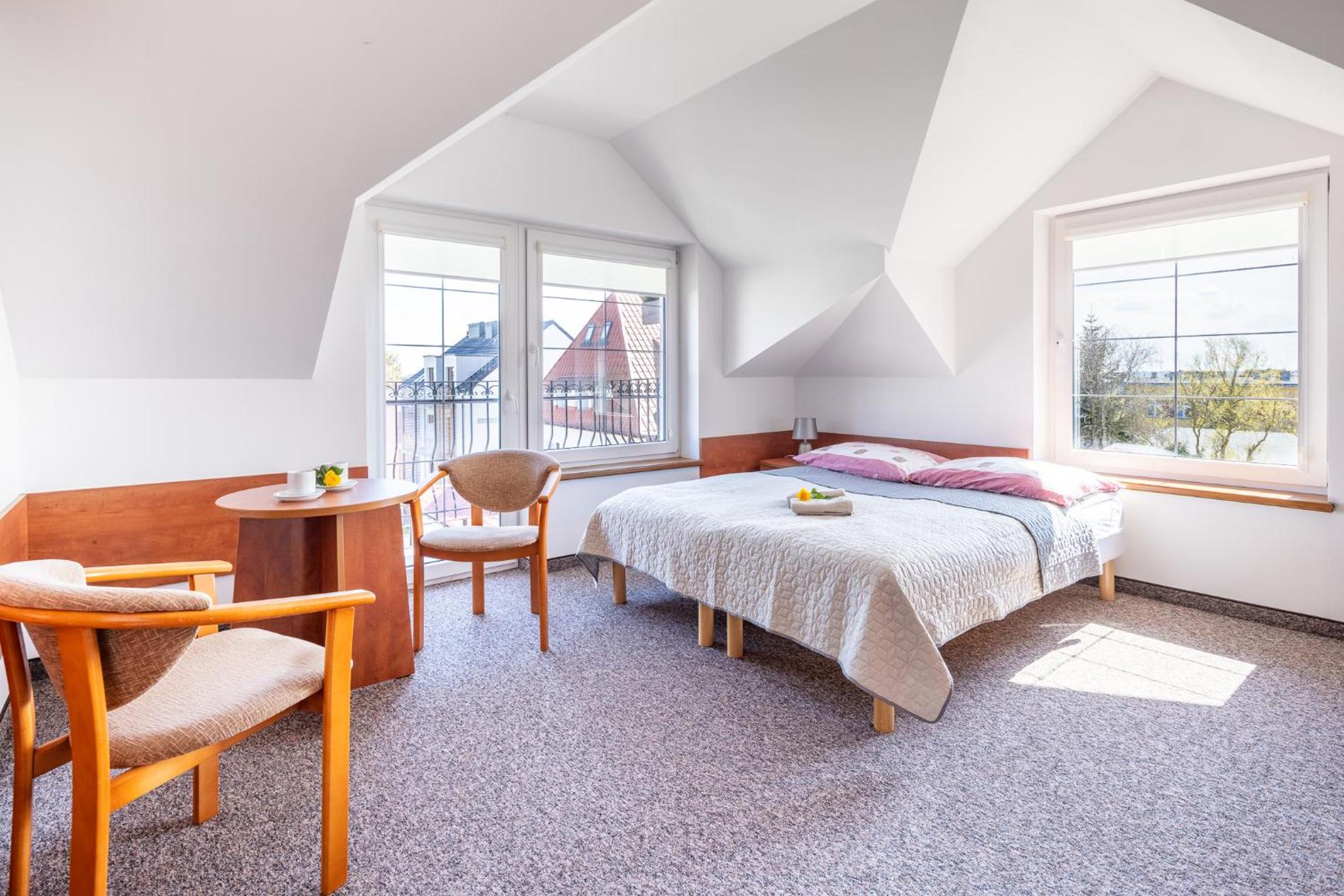 Double or Twin Room with Private Bathroom photo 2