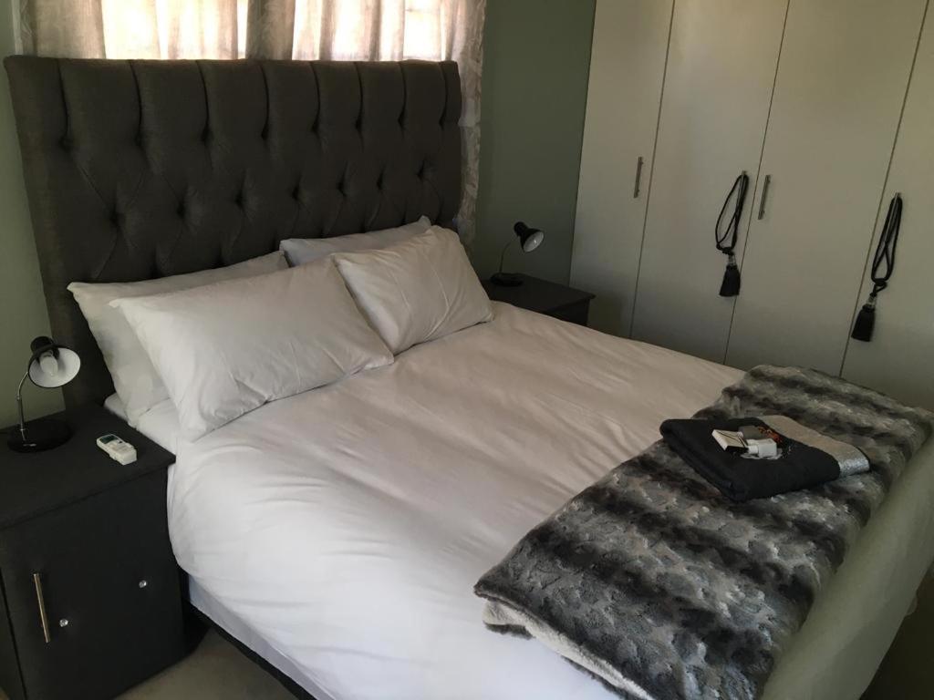 Standard Double Room - Photo 4