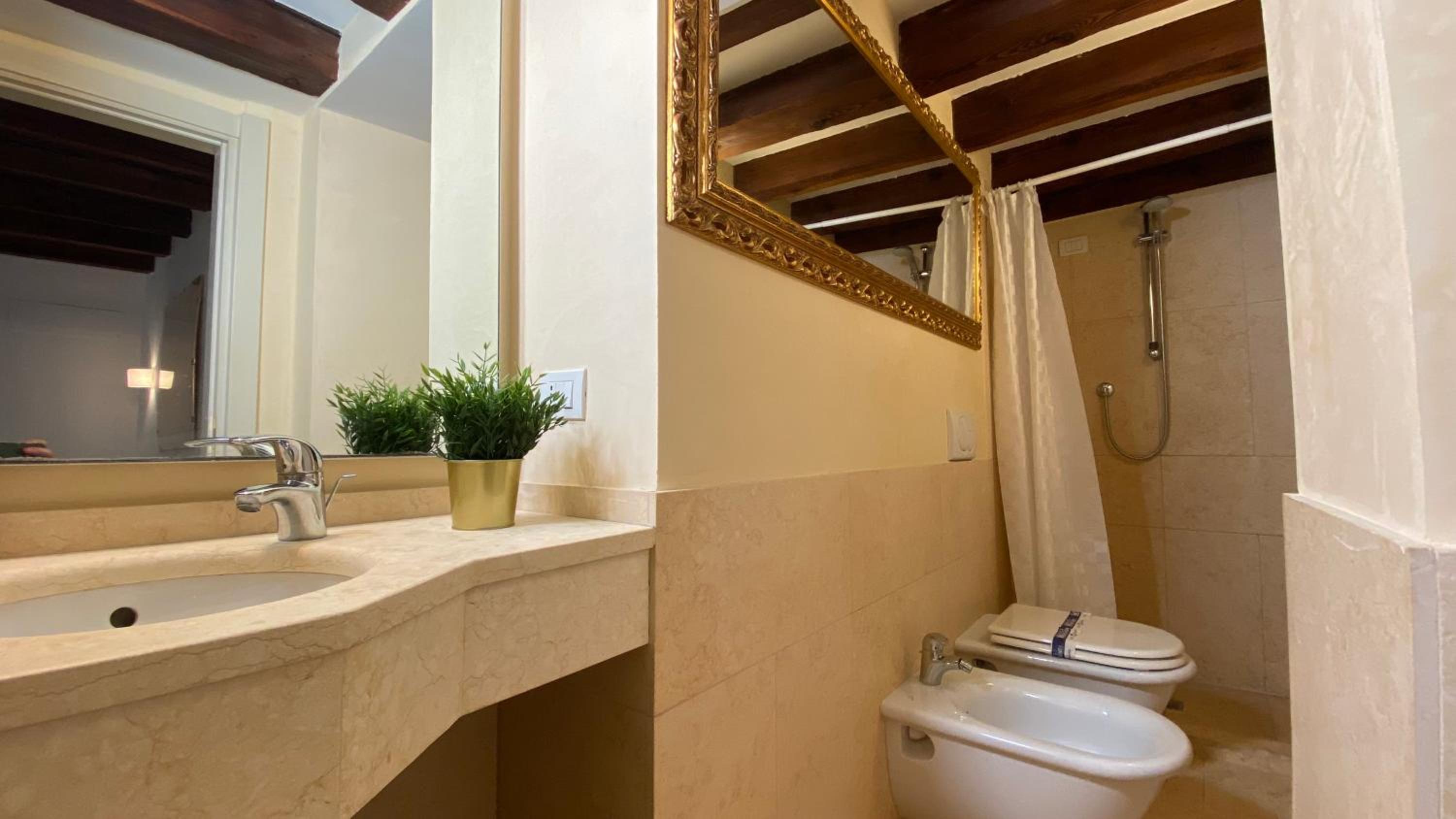 Manin One-Bedroom Apartment - Castello 4481 photo 3