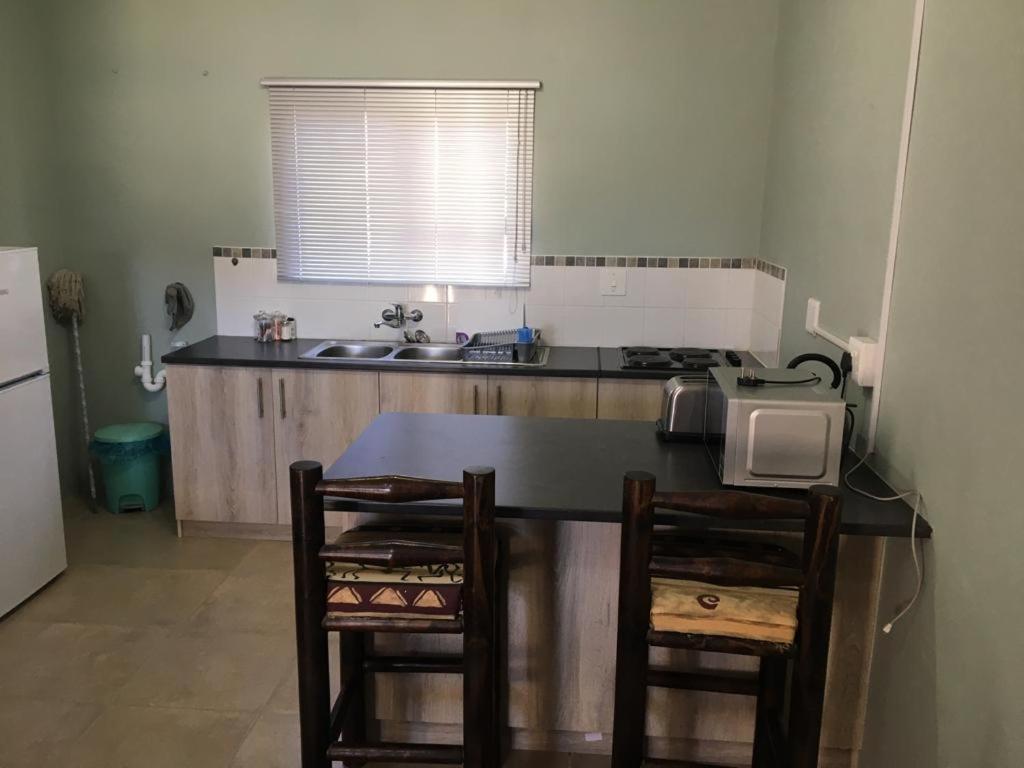 Standard Twin Room - Photo 11